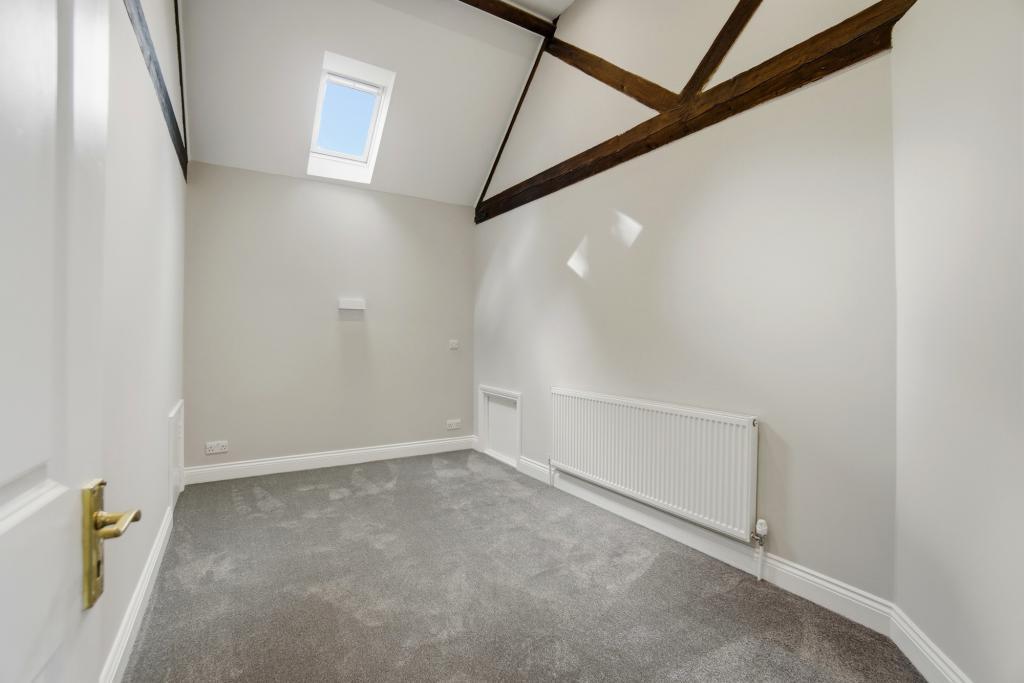 3 bed detached house to rent in Manor Farm Prestwood Lane, Crawley, RH11 9