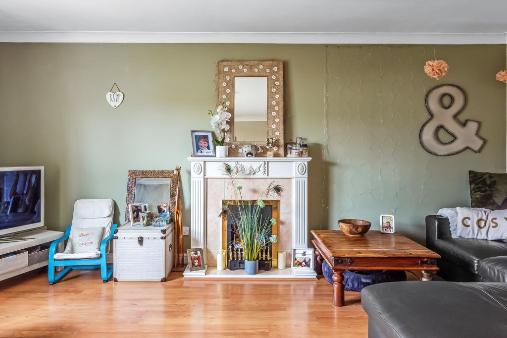 3 bed character property to rent in Grosvenor Mews, Prices Lane,, Reigate, RH2  - Property Image 5