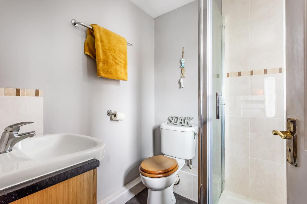 3 bed character property to rent in Grosvenor Mews, Prices Lane,, Reigate, RH2 6