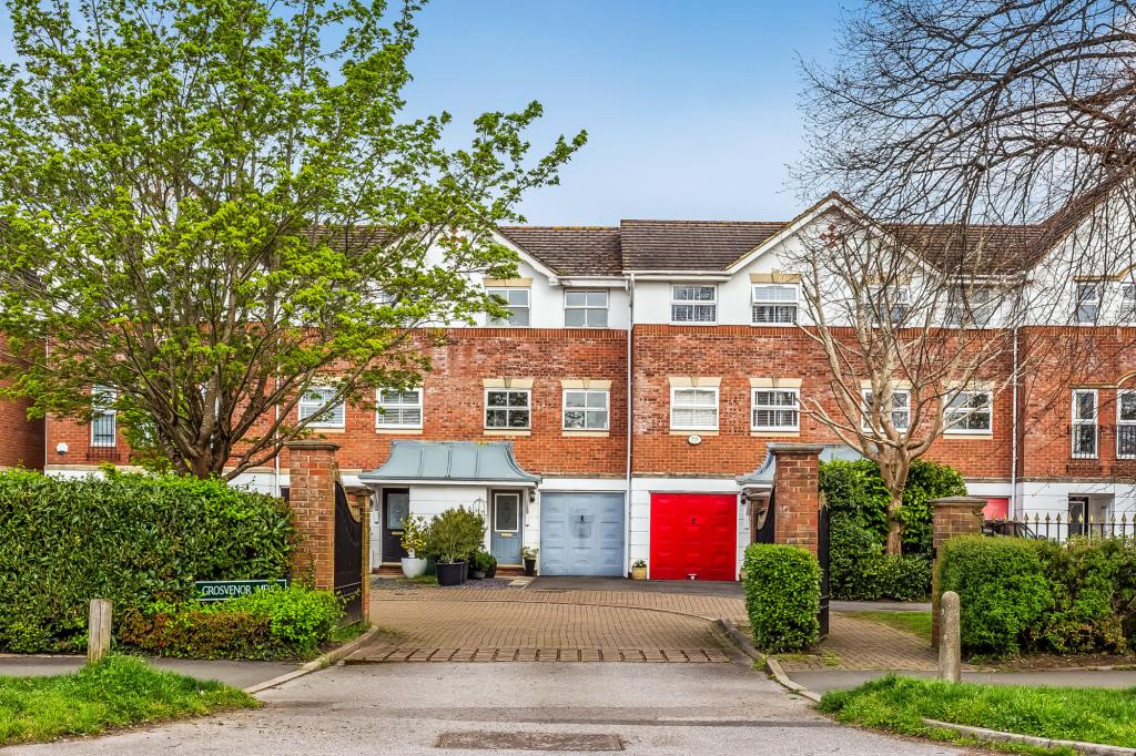 3 bed character property to rent in Grosvenor Mews, Prices Lane,, Reigate, RH2 11