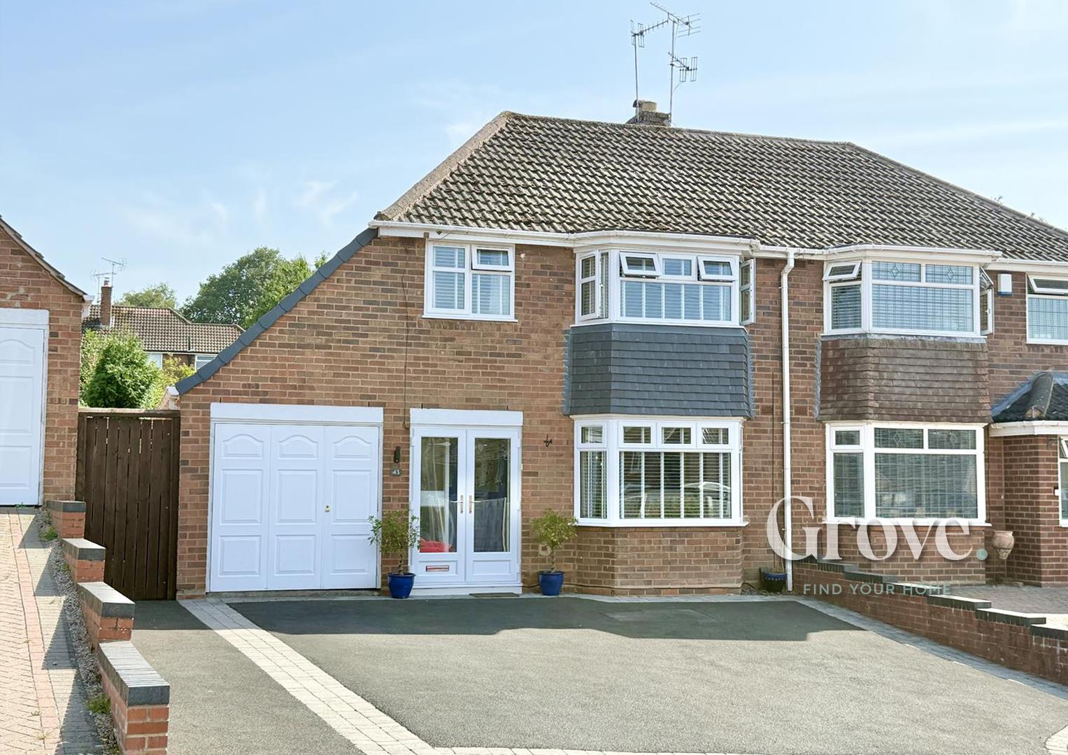 Properties for sale in Meadowbrook Road