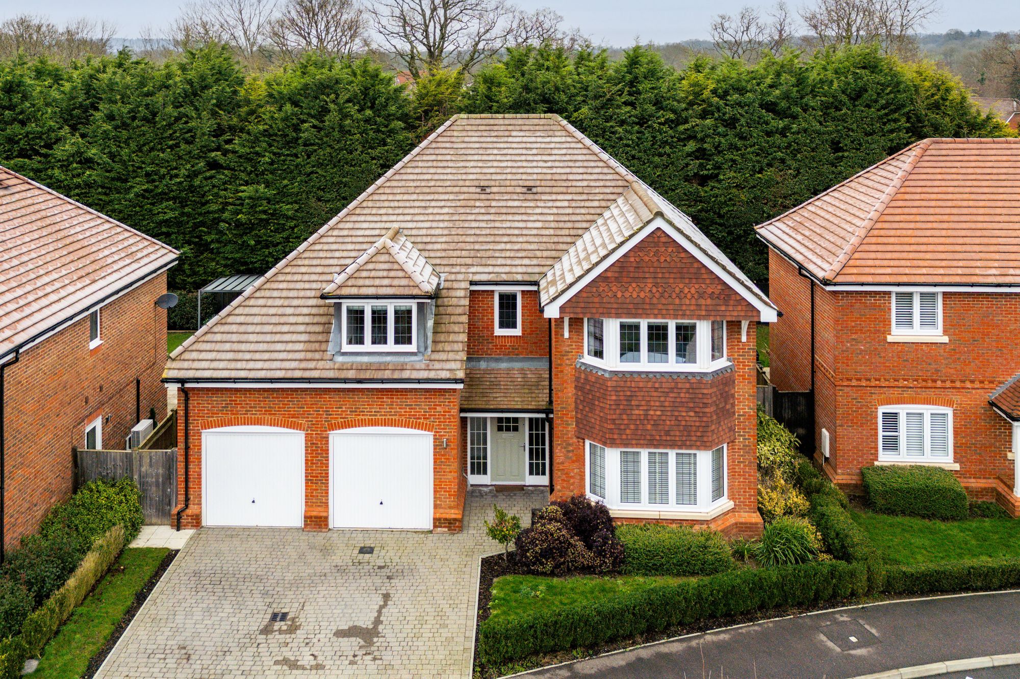 5 Bed Detached House For Sale In Nursery Green, Loxwood, RH14