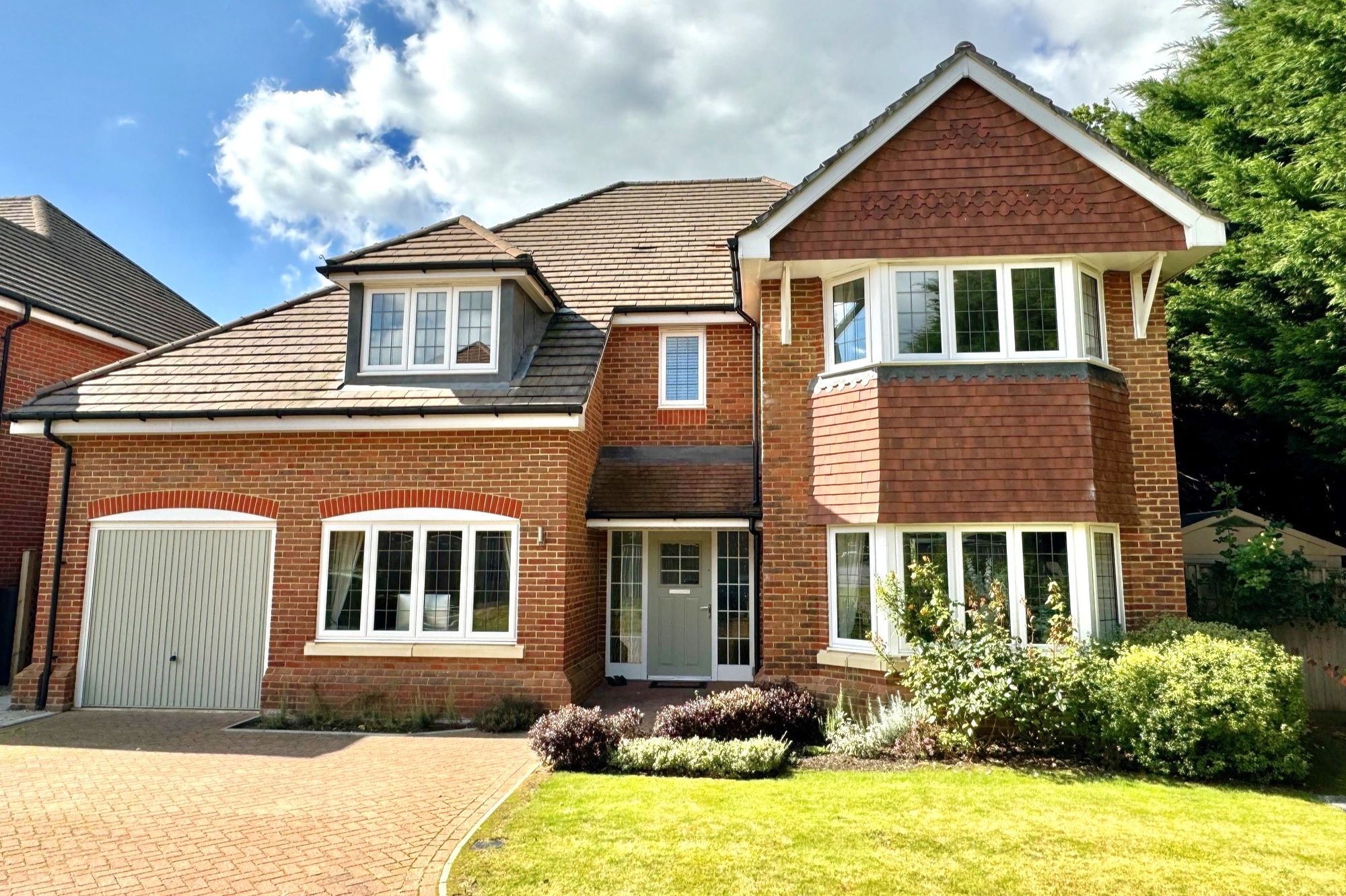 5 Bed Detached House For Sale In Nursery Green, Loxwood, RH14