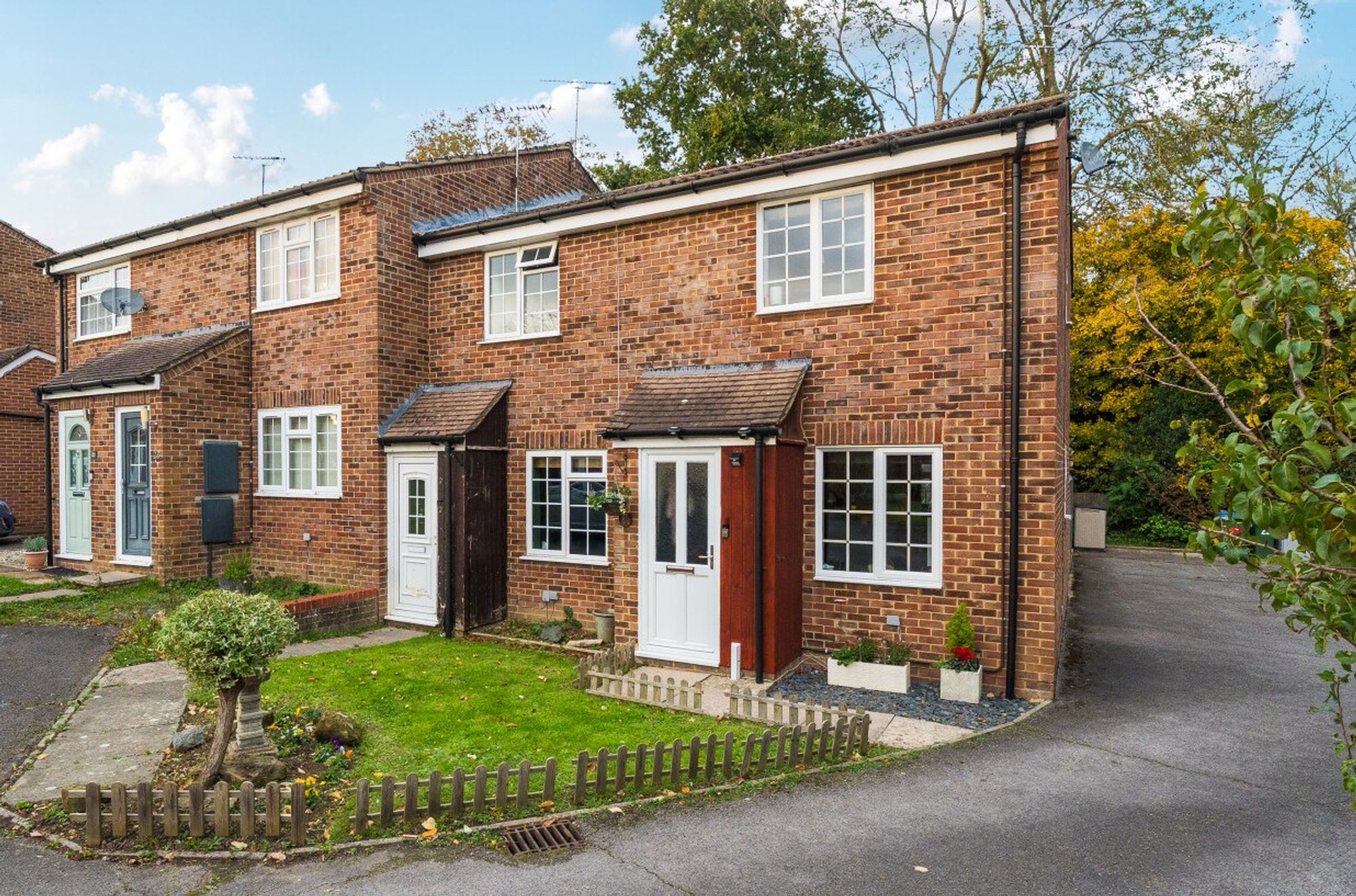 2 Bed End Of Terrace House For Sale In Mapledown Close, Southwater, RH13