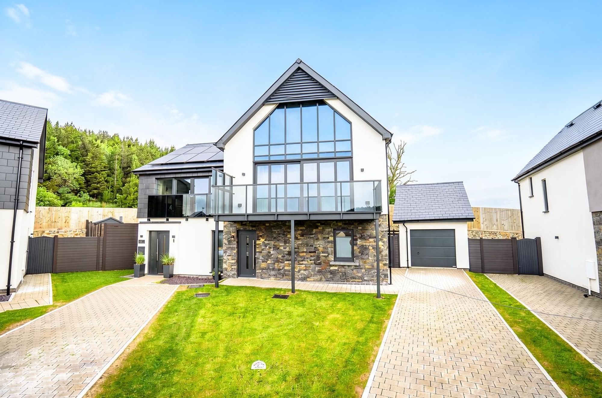 4 Bed Semi-Detached House For Sale In Maes Thornton, Rassau, Ebbw Vale, (Ref: 720182), NP23