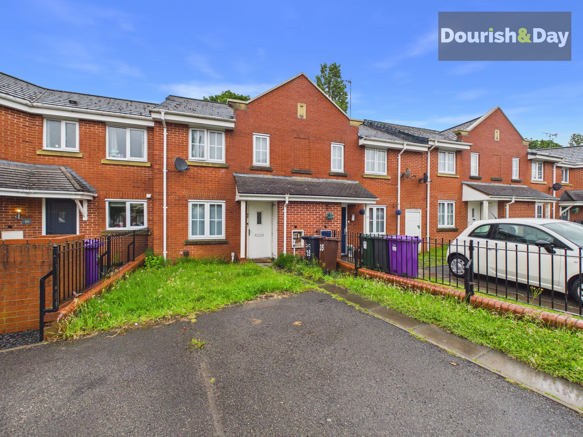 3 bed terraced house for sale in Stanley Road, Wolverhampton, WV10 - Property Image 1