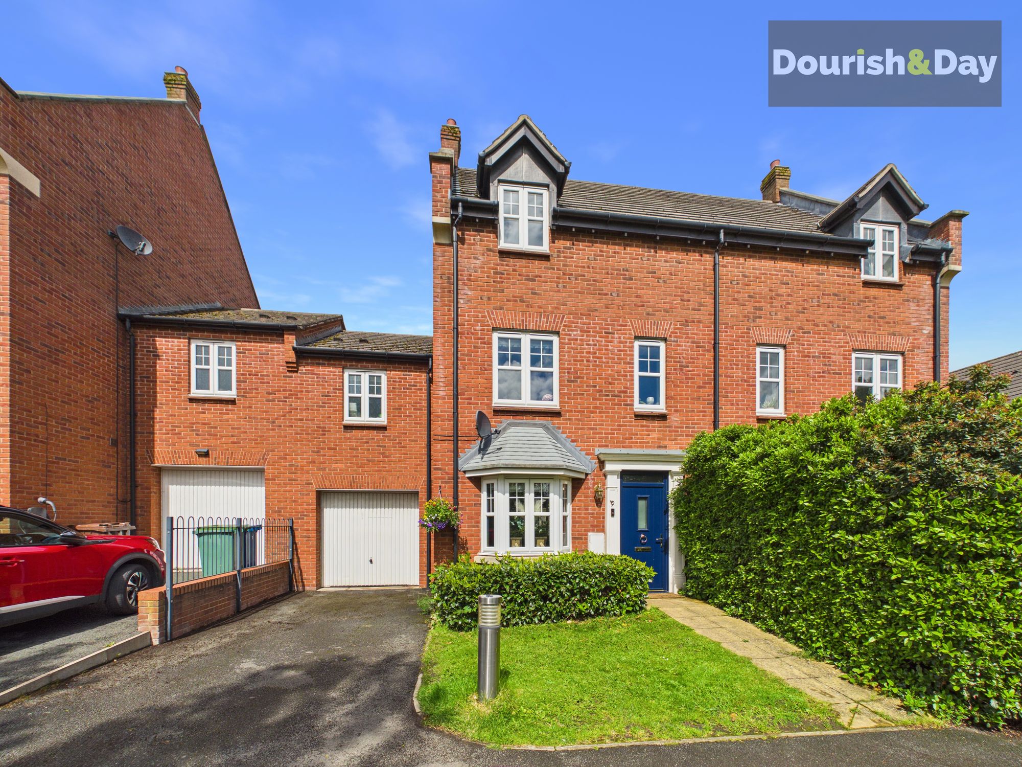 4 bed mid-terraced house for sale in Legend Lane, Stafford, ST16
