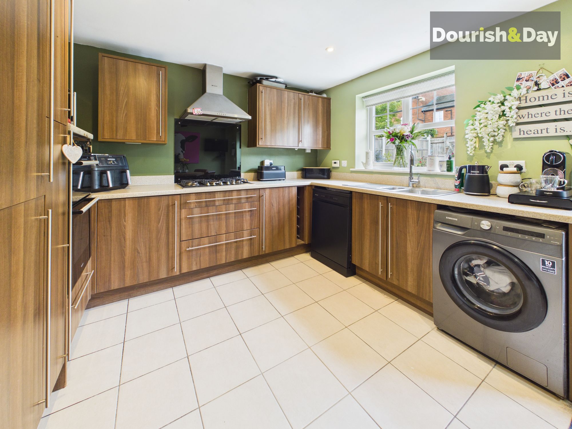 4 bed mid-terraced house for sale in Legend Lane, Stafford, ST16 - Property Image 7