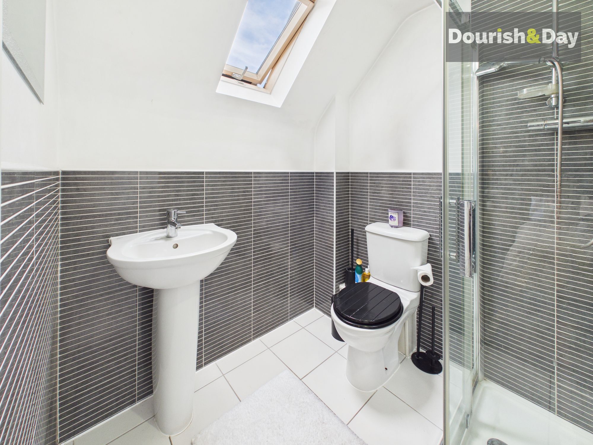 4 bed mid-terraced house for sale in Legend Lane, Stafford, ST16 - Property Image 17