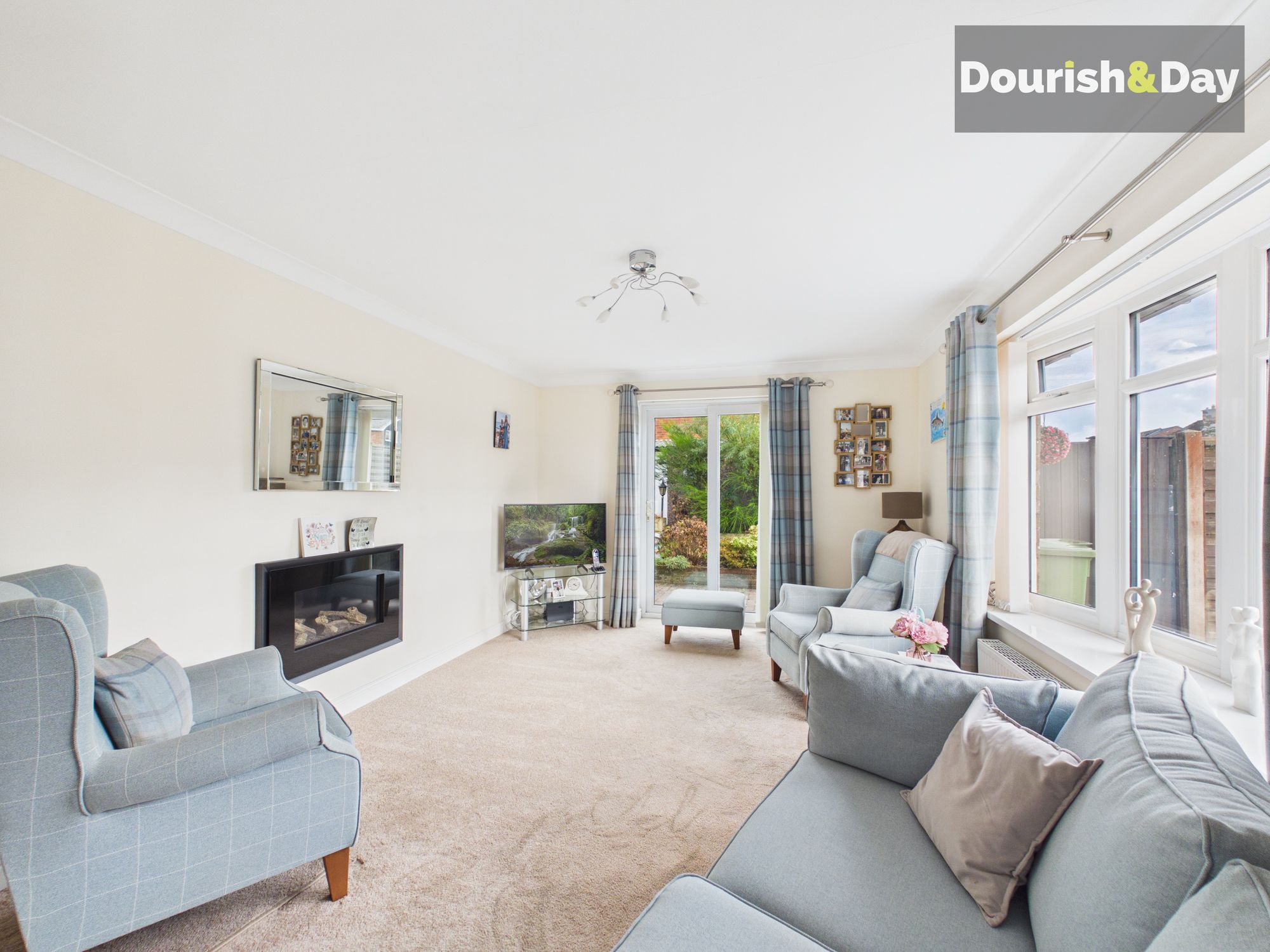 2 bed for sale in Braunton Avenue, Stafford, ST17 - Property Image 2