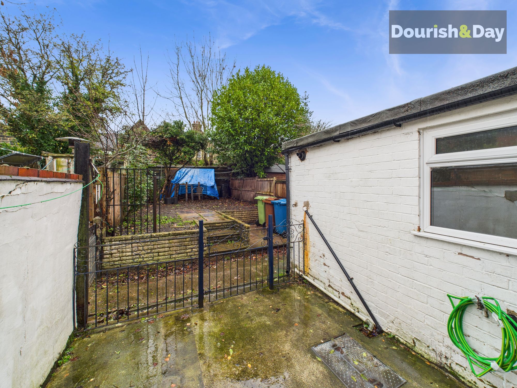 2 bed mid-terraced house for sale in Tenterbanks, Stafford, ST16  - Property Image 4