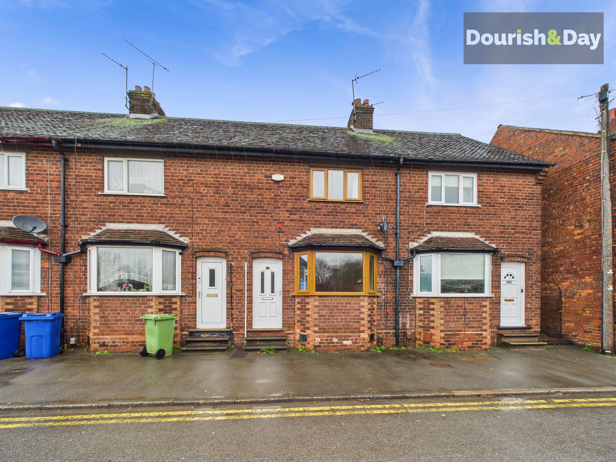 2 bed mid-terraced house for sale in Tenterbanks, Stafford, ST16  - Property Image 1