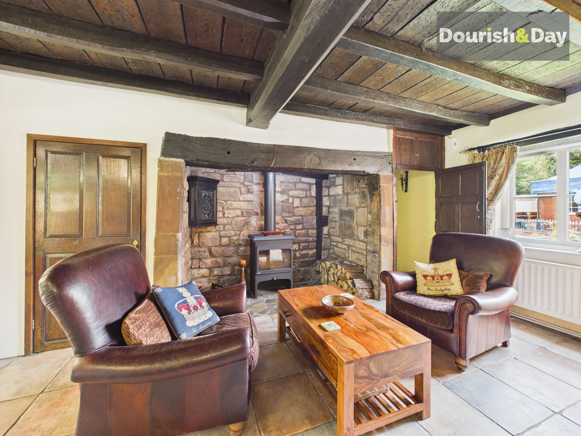 5 bed semi-detached house for sale in Pinfold Lane, Penkridge, ST19 - Property Image 2