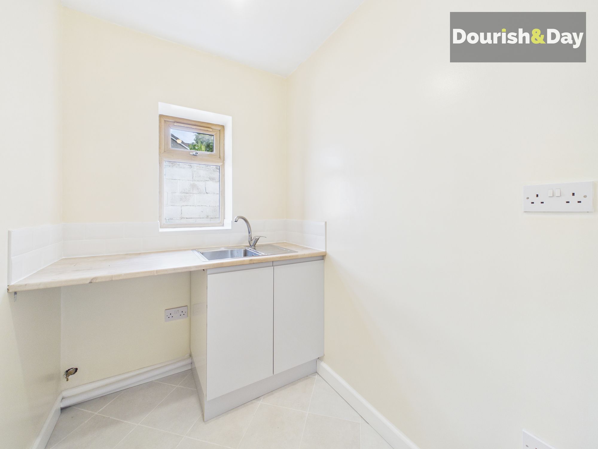 2 bed semi-detached bungalow for sale in Camelford Close, Stafford, ST17 - Property Image 10