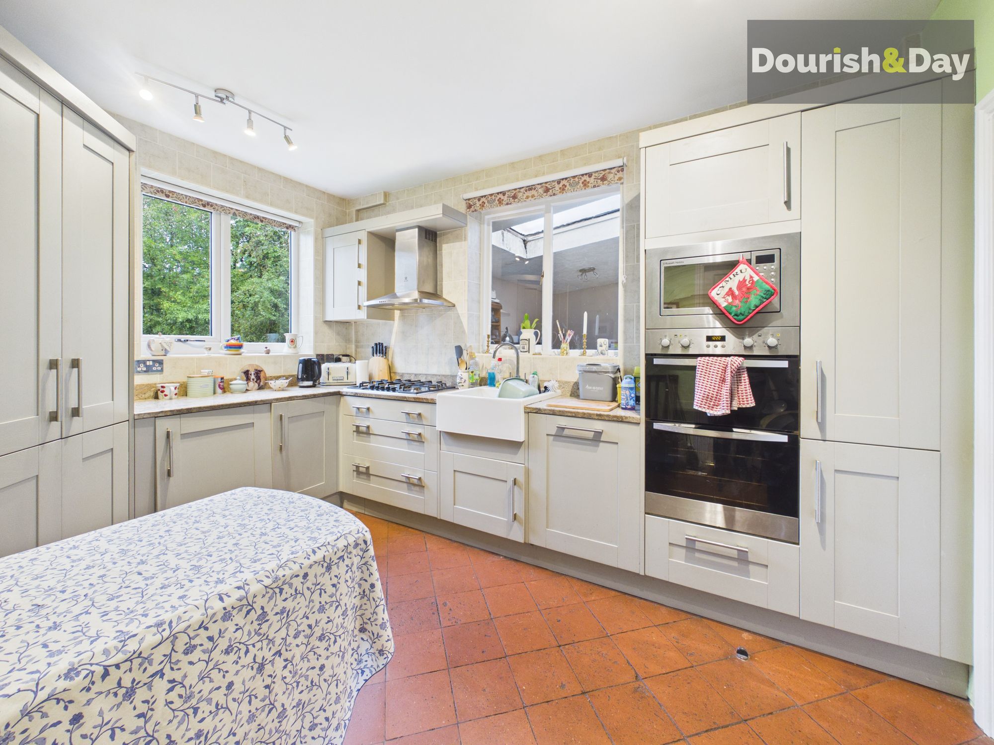 6 bed detached house for sale in Gayton, Stafford, ST18 - Property Image 2