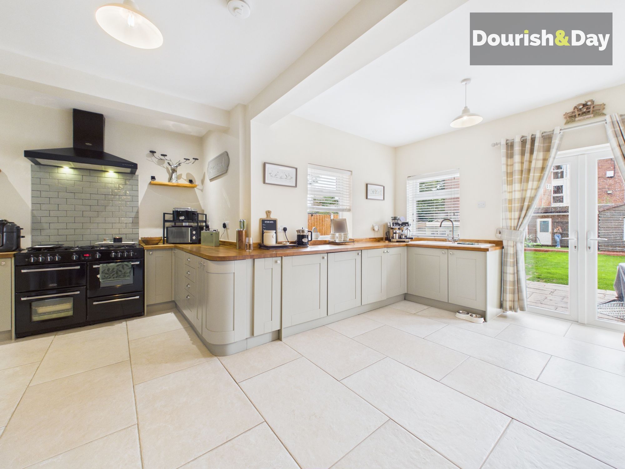 4 bed semi-detached house for sale in Noose Lane, Willenhall, WV13 - Property Image 3