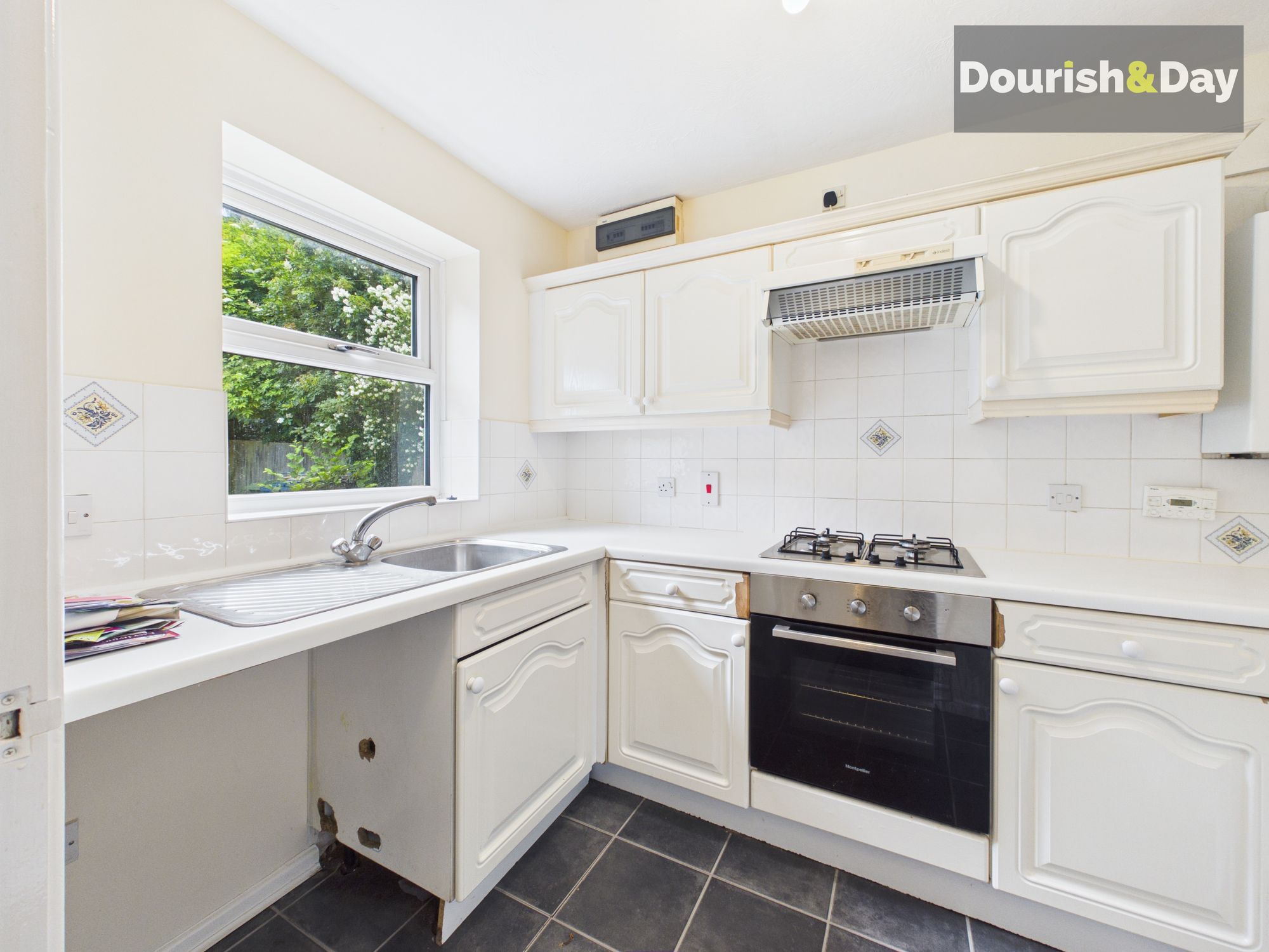 2 bed end of terrace house for sale in Romney Drive, Stafford, ST16 - Property Image 5