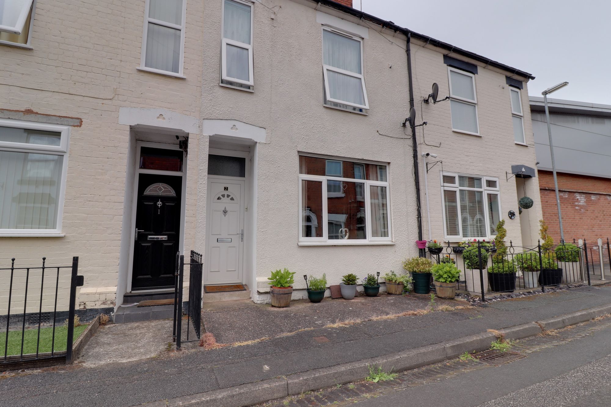3 bed terraced house for sale in Middle Friars, Stafford, ST17 - Property Image 1