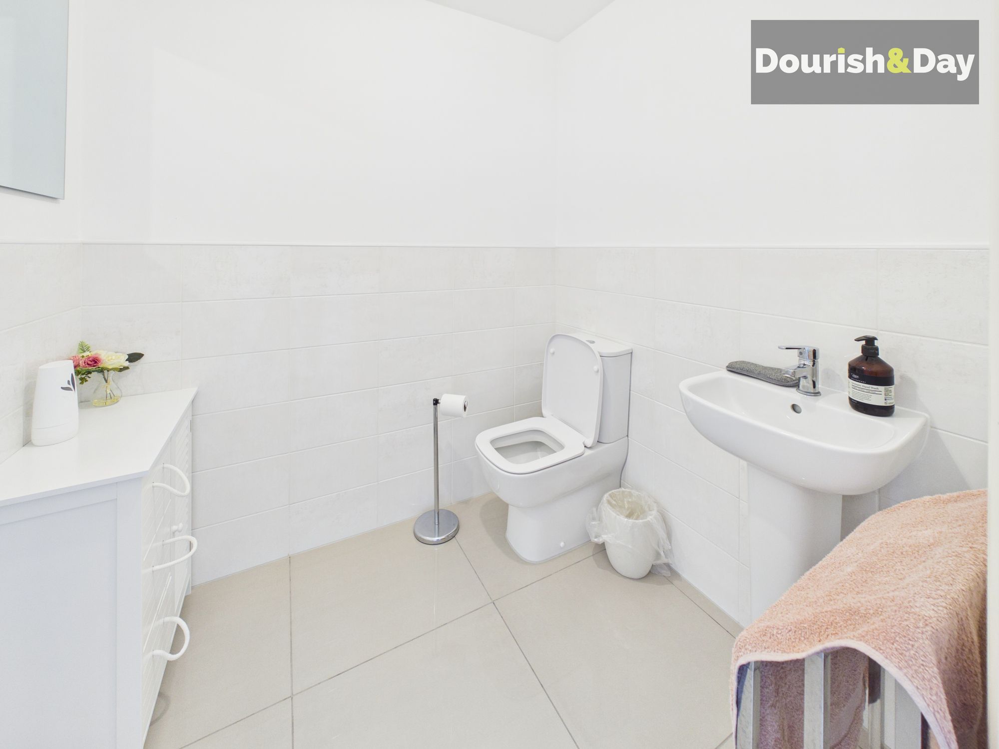3 bed detached house for sale in Beech Tree Close, Essington, WV11 - Property Image 7
