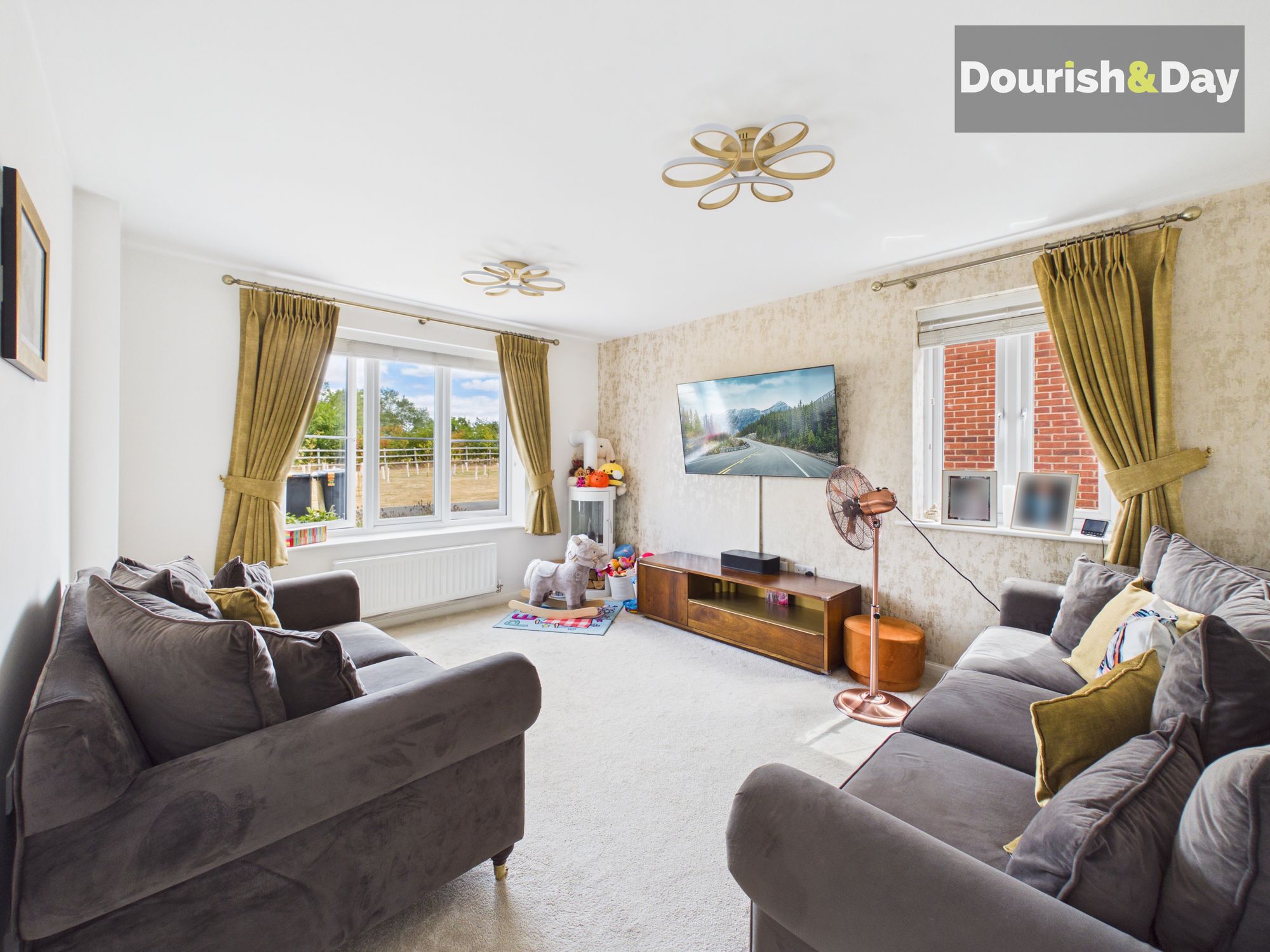 3 bed detached house for sale in Beech Tree Close, Essington, WV11 - Property Image 3