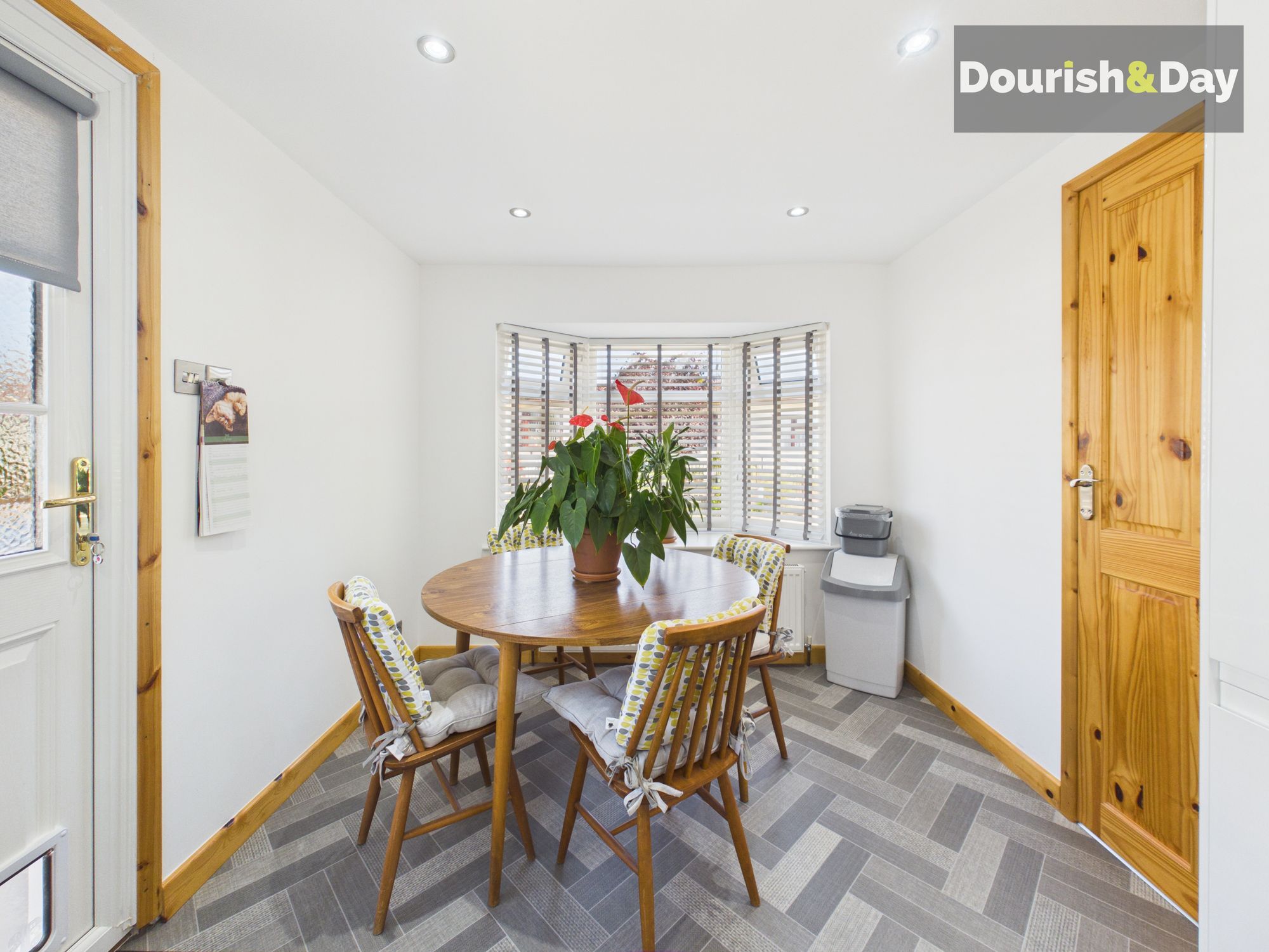 2 bed park home for sale in Lodgefield Park, Stafford, ST17 - Property Image 8