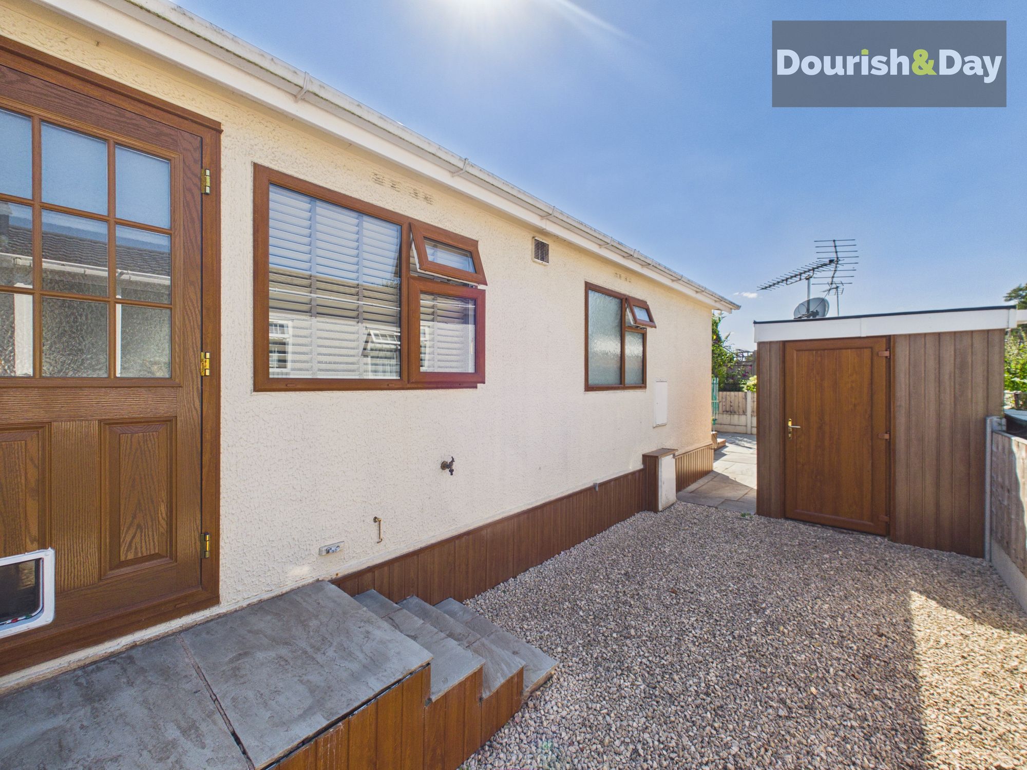 2 bed park home for sale in Lodgefield Park, Stafford, ST17 - Property Image 15