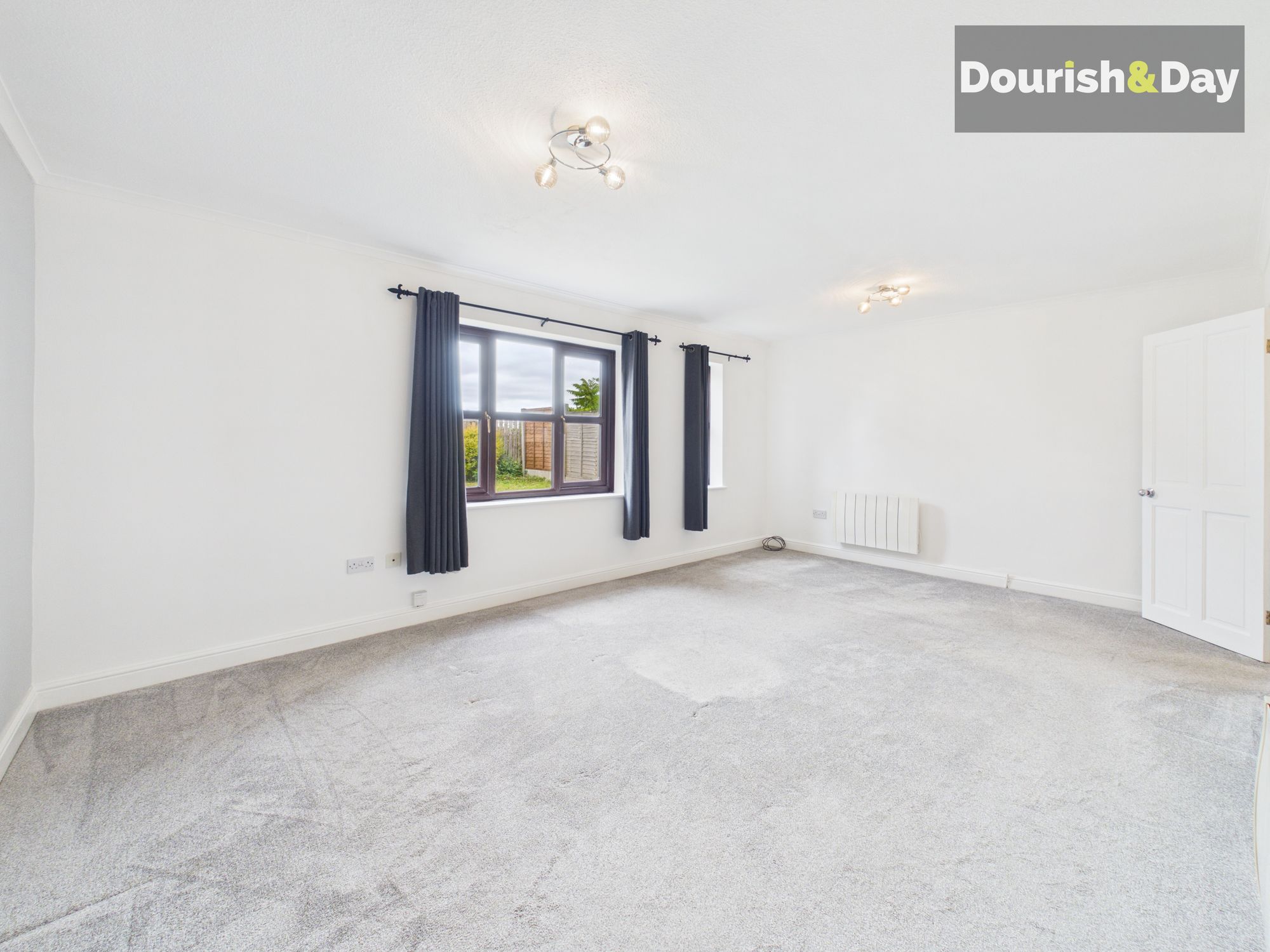 1 bed ground floor flat for sale in Wentworth Drive, Stafford, ST16 - Property Image 2