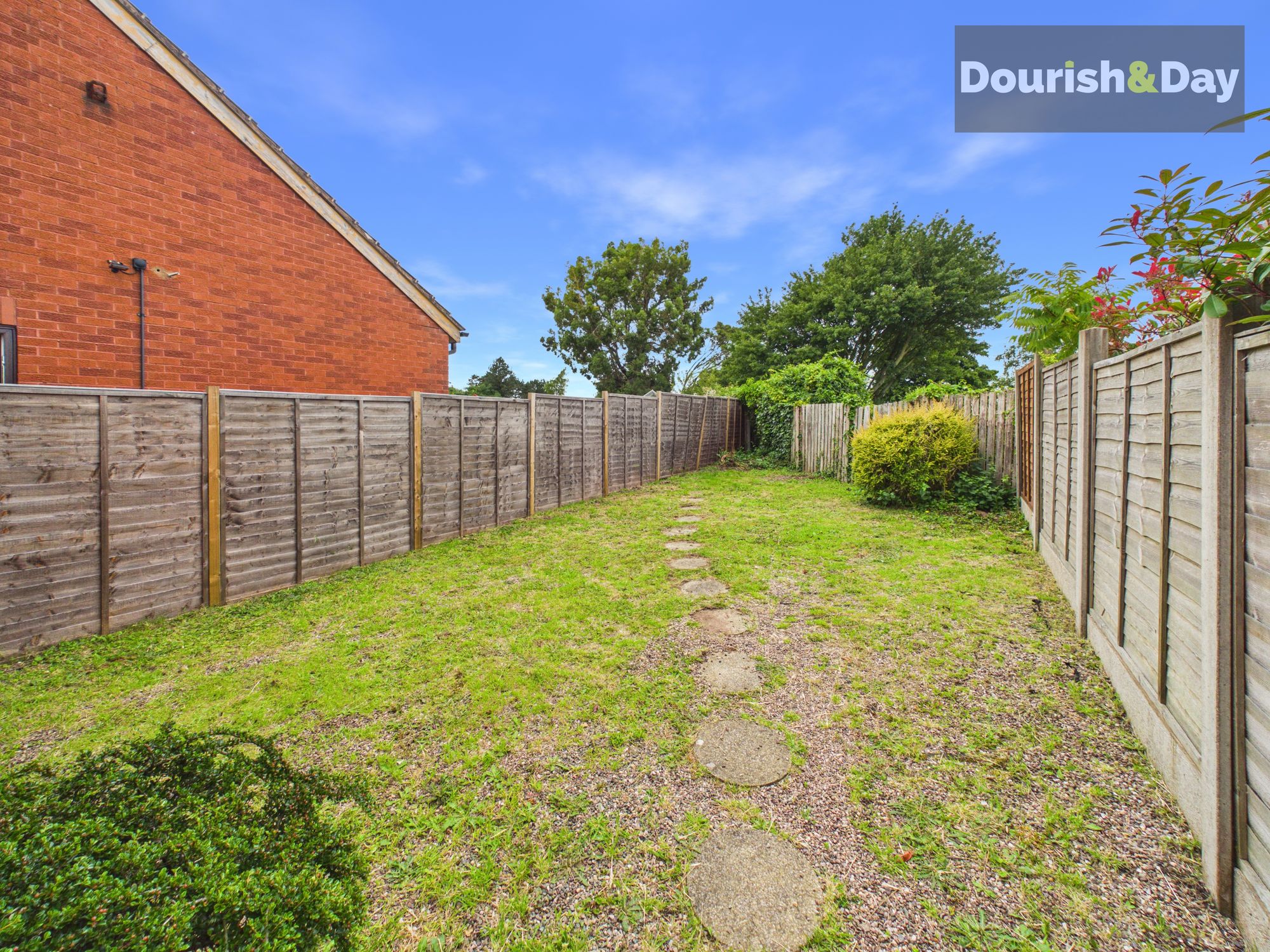 1 bed ground floor flat for sale in Wentworth Drive, Stafford, ST16 - Property Image 9