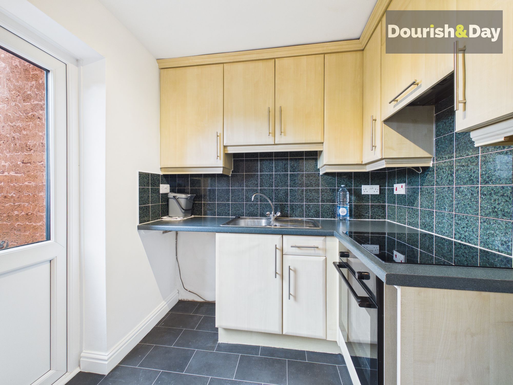 1 bed ground floor flat for sale in Wentworth Drive, Stafford, ST16 - Property Image 3