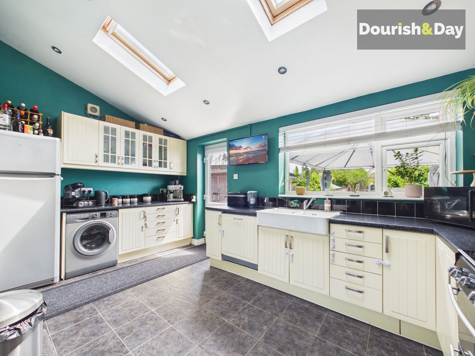 3 bed semi-detached house for sale in Oxford Gardens, Stafford, ST16  - Property Image 3