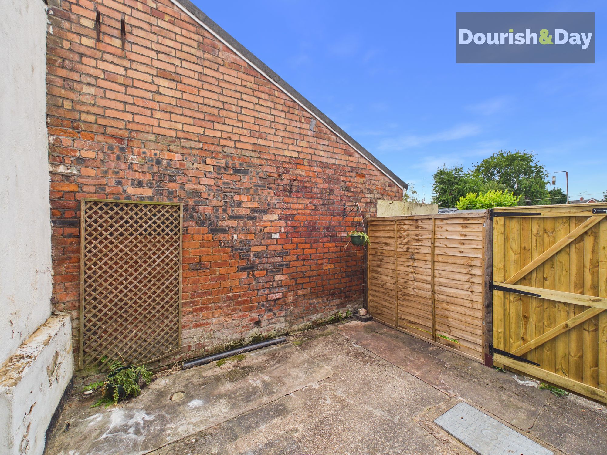 2 bed terraced house for sale in Victoria Terrace, Stafford, ST16 - Property Image 11