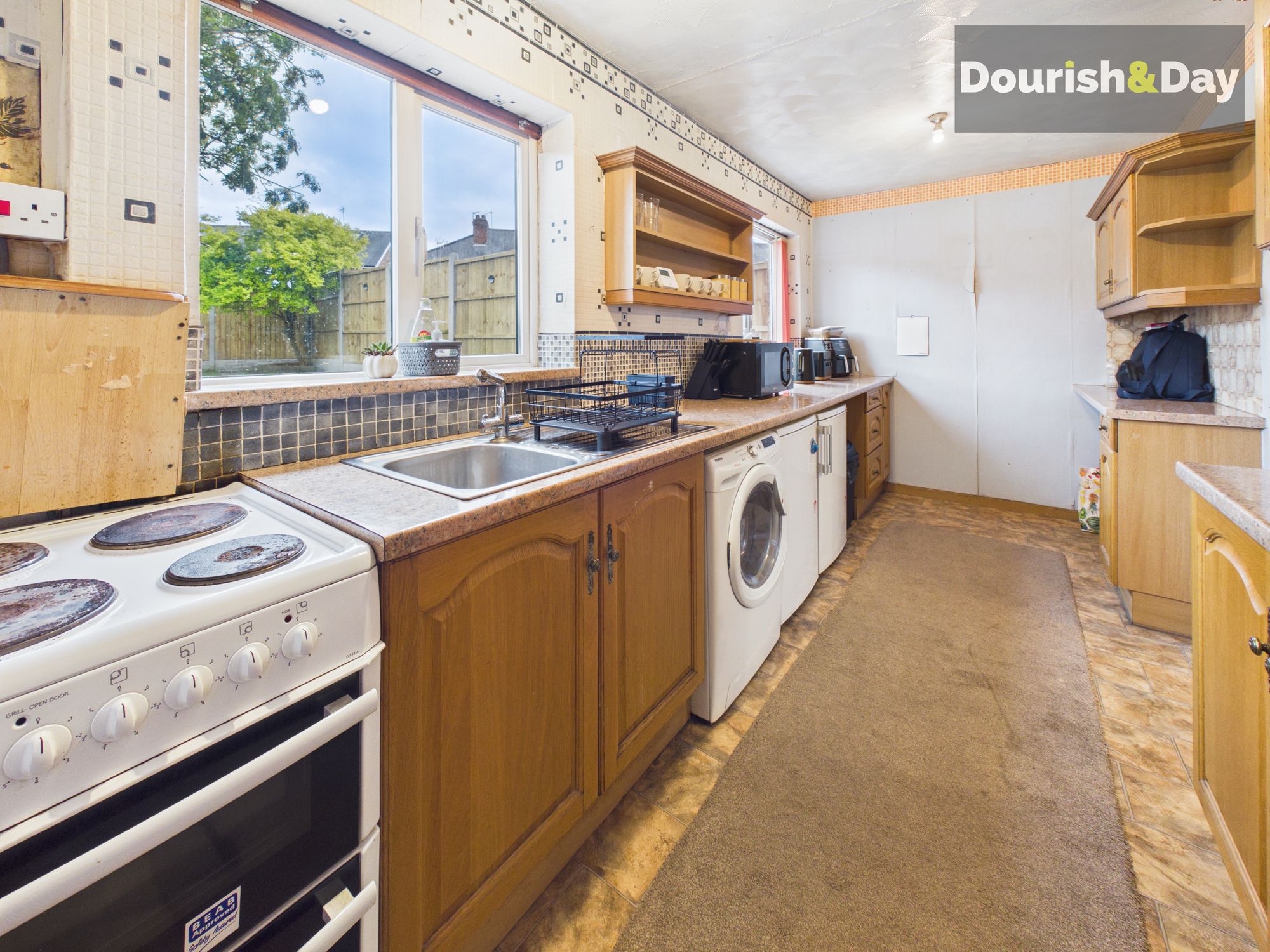 3 bed semi-detached house for sale in The Holmes, Wolverhampton, WV10 - Property Image 3