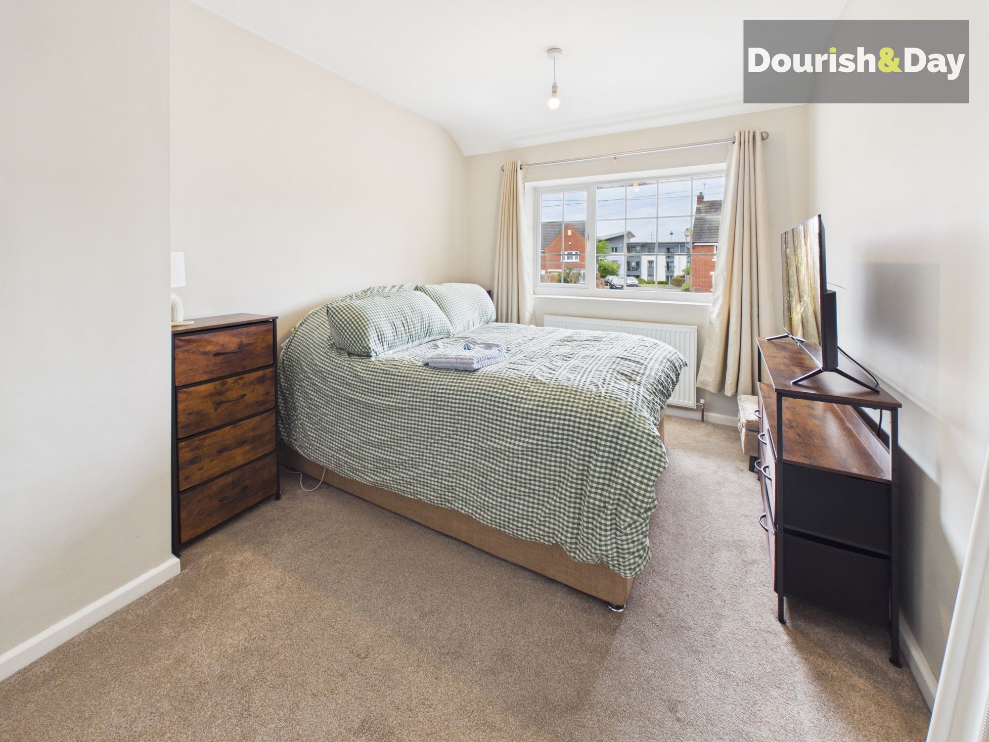 3 bed semi-detached house for sale in The Holmes, Wolverhampton, WV10 - Property Image 11