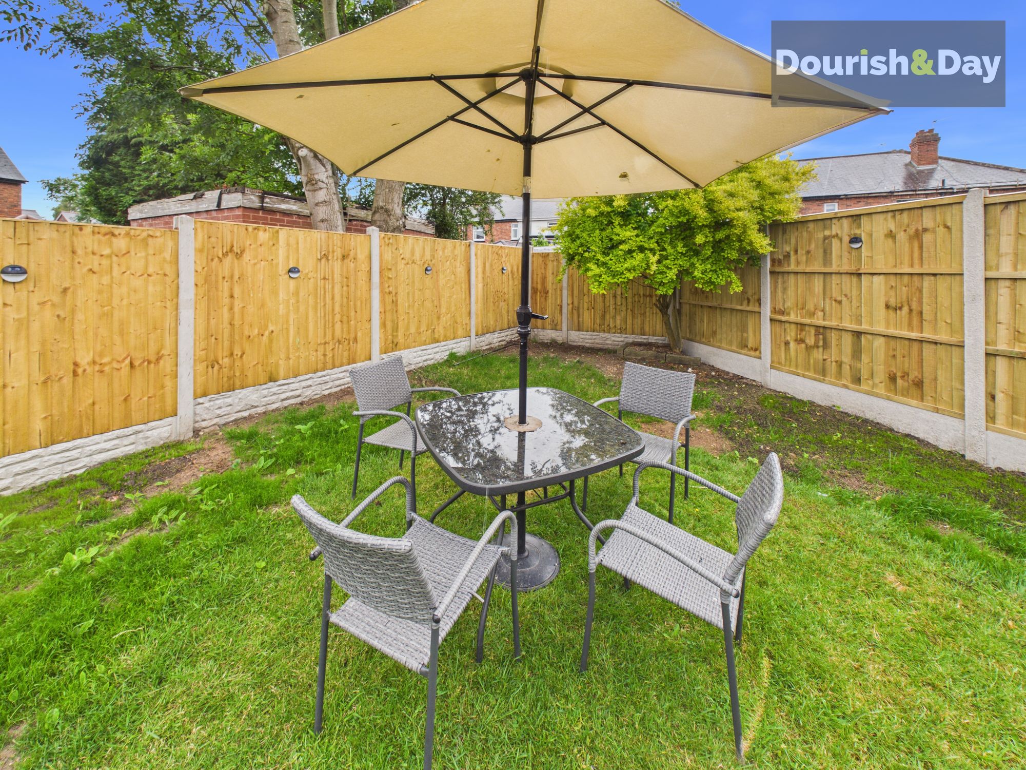 3 bed semi-detached house for sale in The Holmes, Wolverhampton, WV10 - Property Image 17