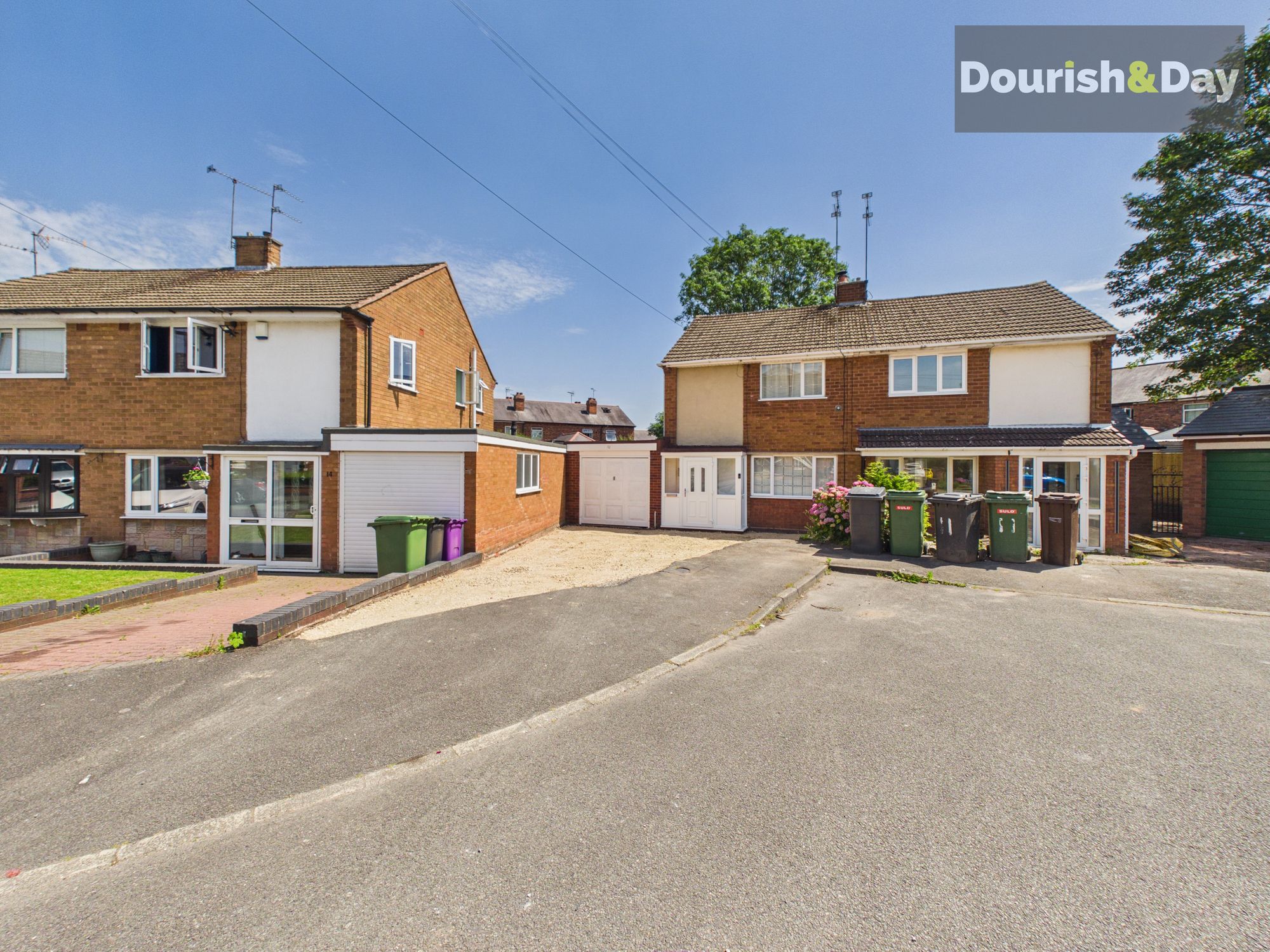 3 bed semi-detached house for sale in The Holmes, Wolverhampton, WV10 - Property Image 18