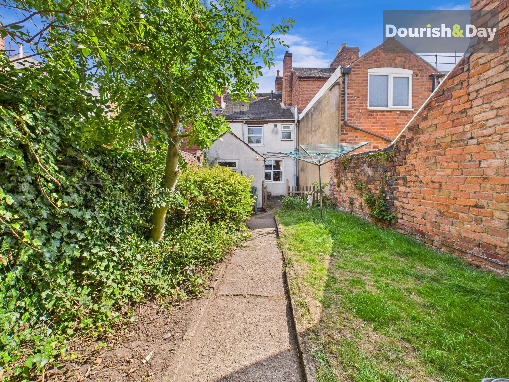 2 bed mid-terraced house for sale in County Road, Stafford, ST16 - Property Image 4