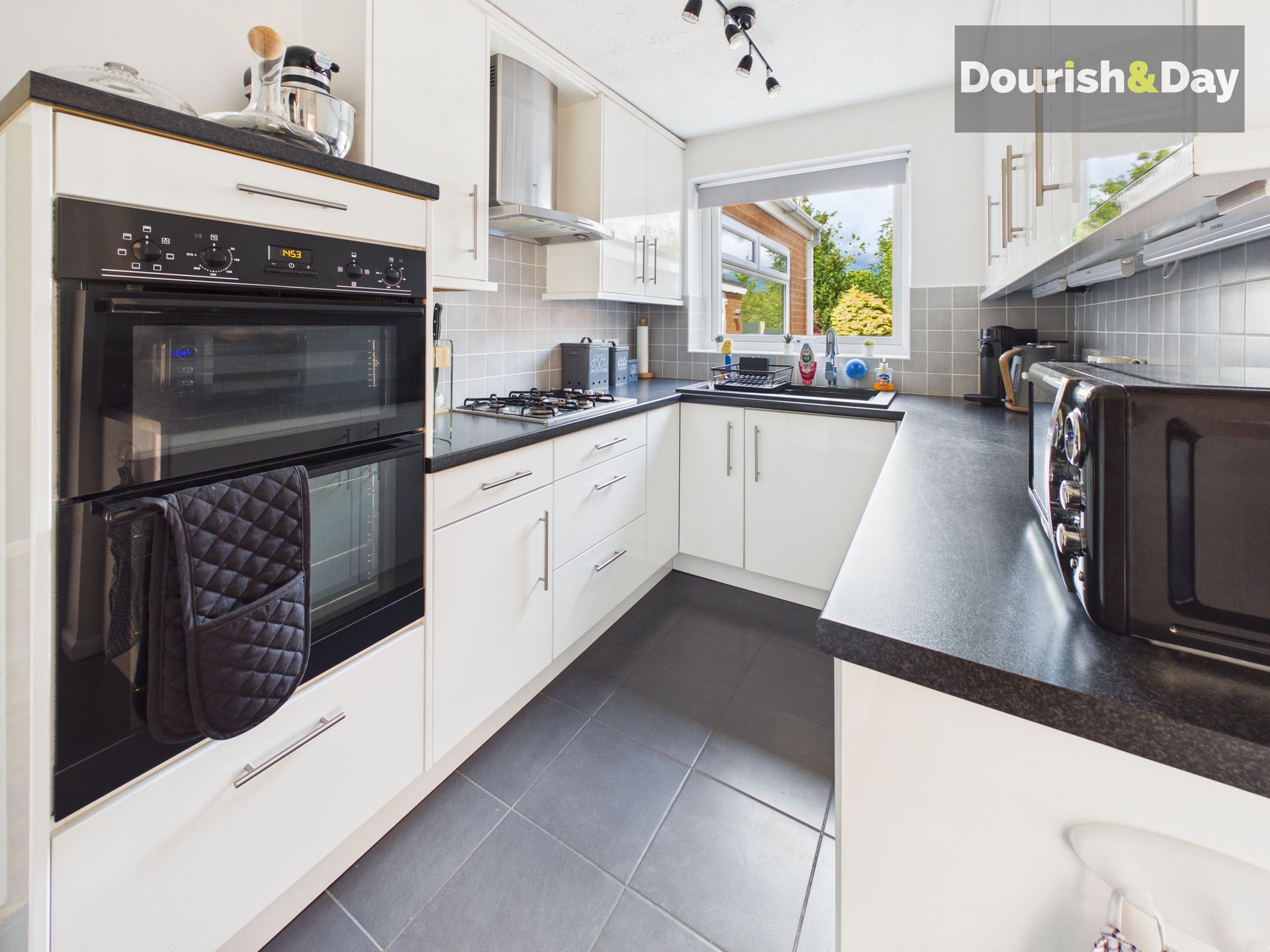 3 bed detached house to rent in Sweetbriar Way, Stafford, ST17  - Property Image 8