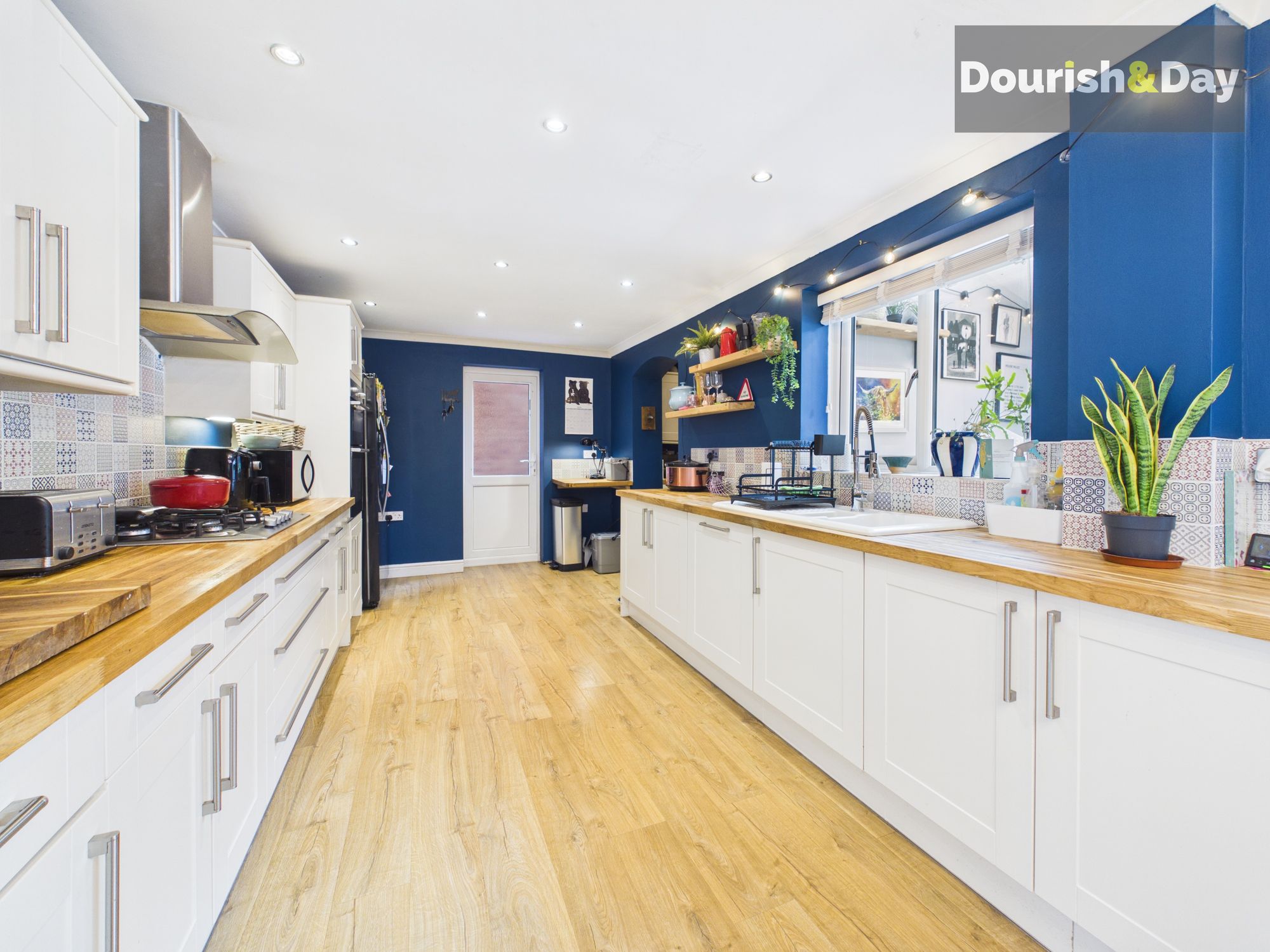 4 bed detached house for sale in Cairns Drive, Stafford, ST16 - Property Image 3