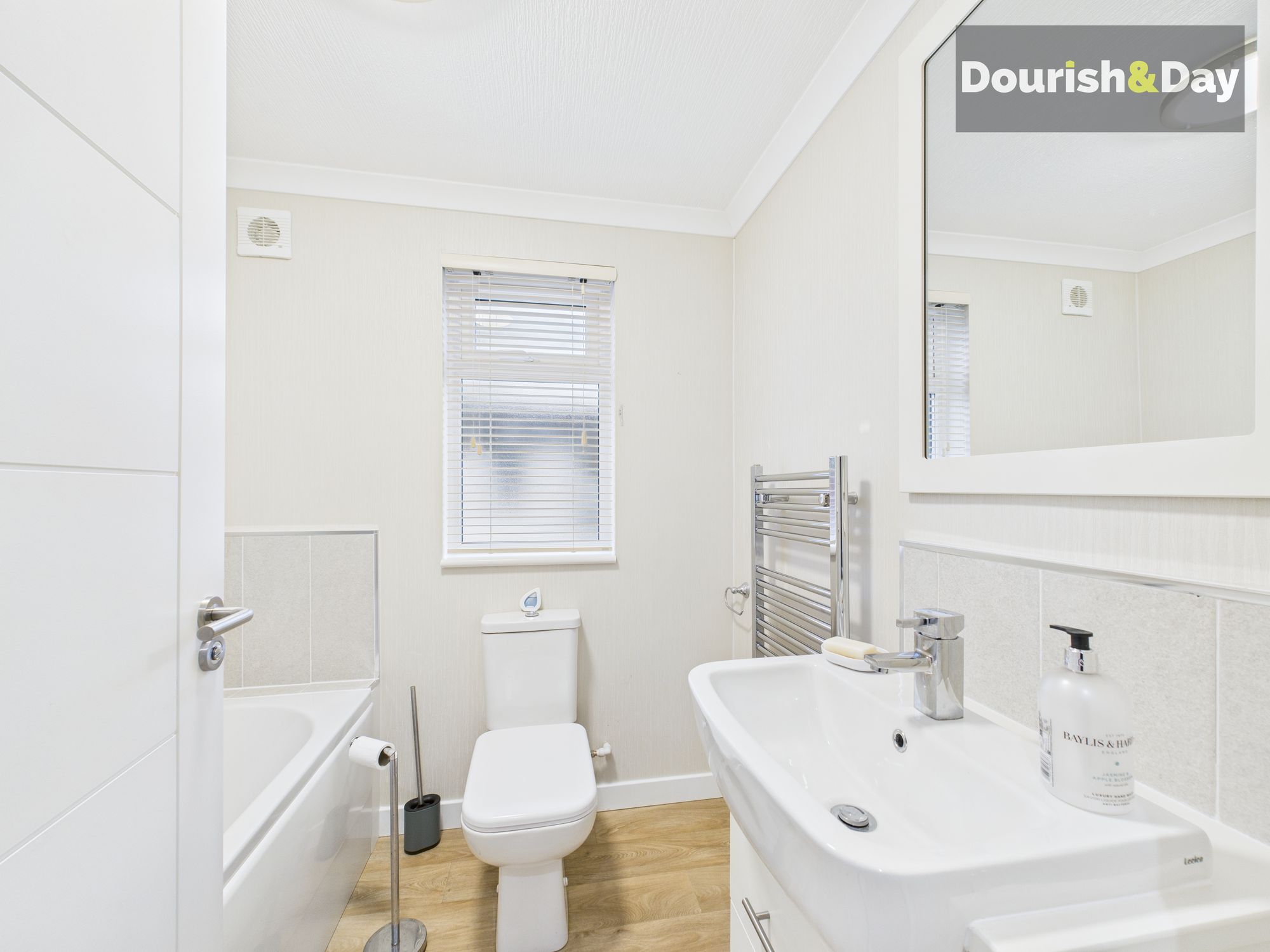 2 bed park home for sale in Lodgefield Park, Baswich, Stafford, ST17 - Property Image 19