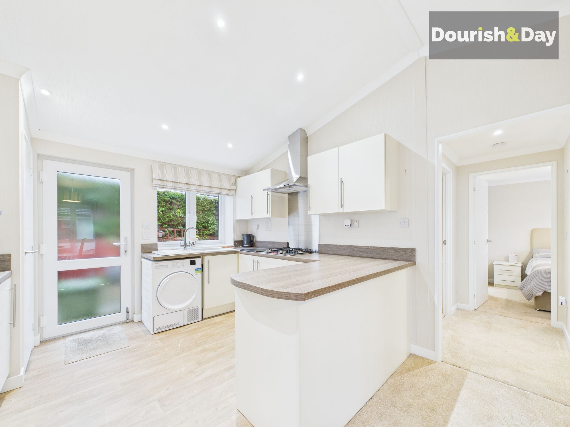 2 bed park home for sale in Lodgefield Park, Baswich, Stafford, ST17 - Property Image 11