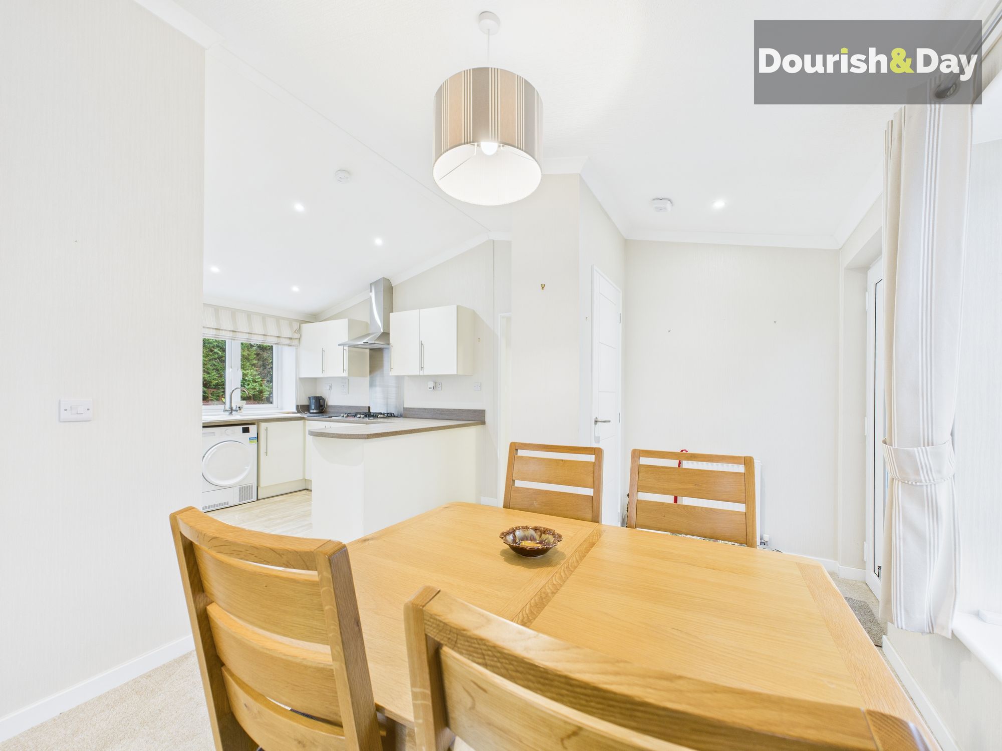 2 bed park home for sale in Lodgefield Park, Baswich, Stafford, ST17 - Property Image 9
