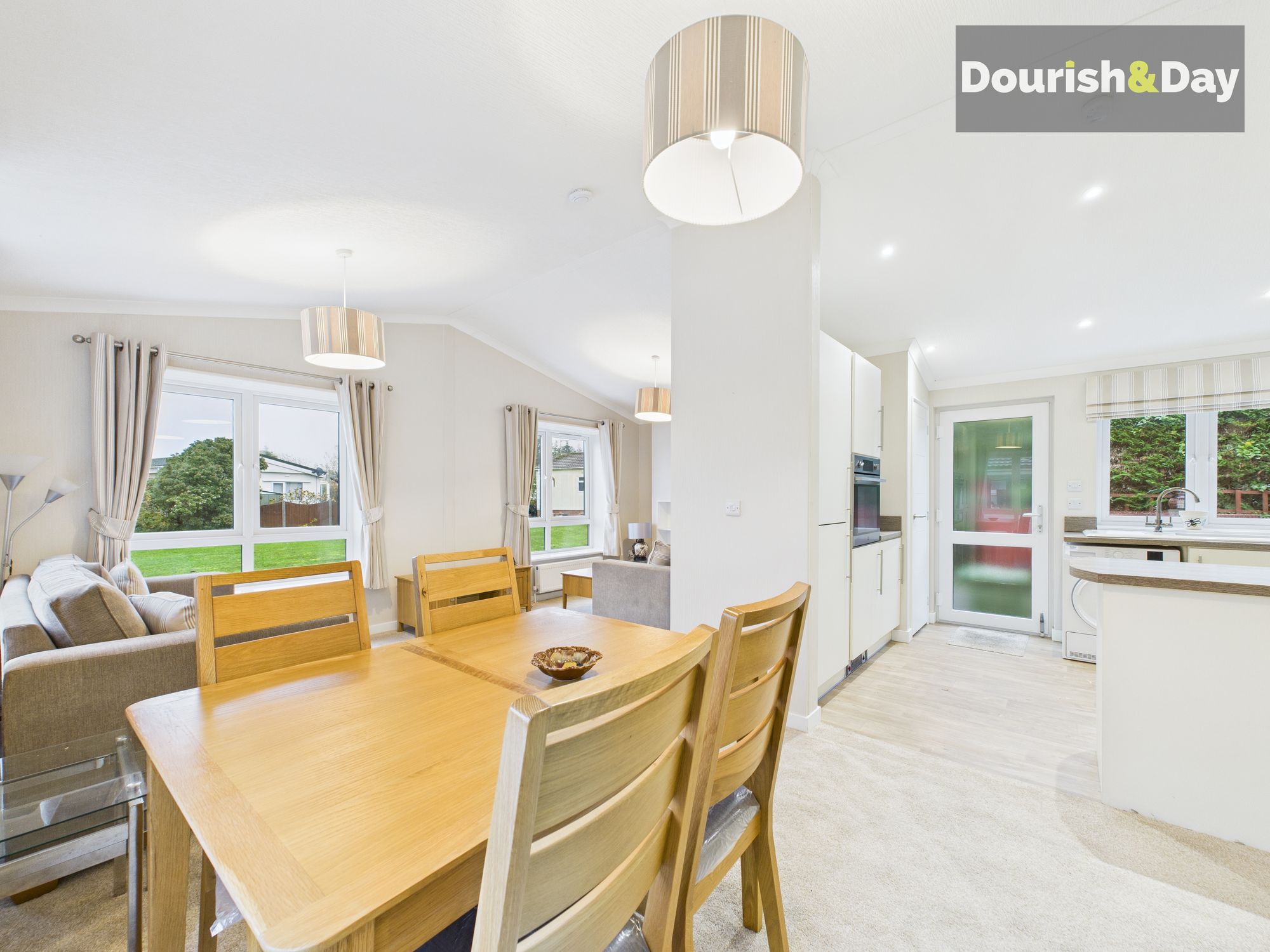 2 bed park home for sale in Lodgefield Park, Baswich, Stafford, ST17 - Property Image 7
