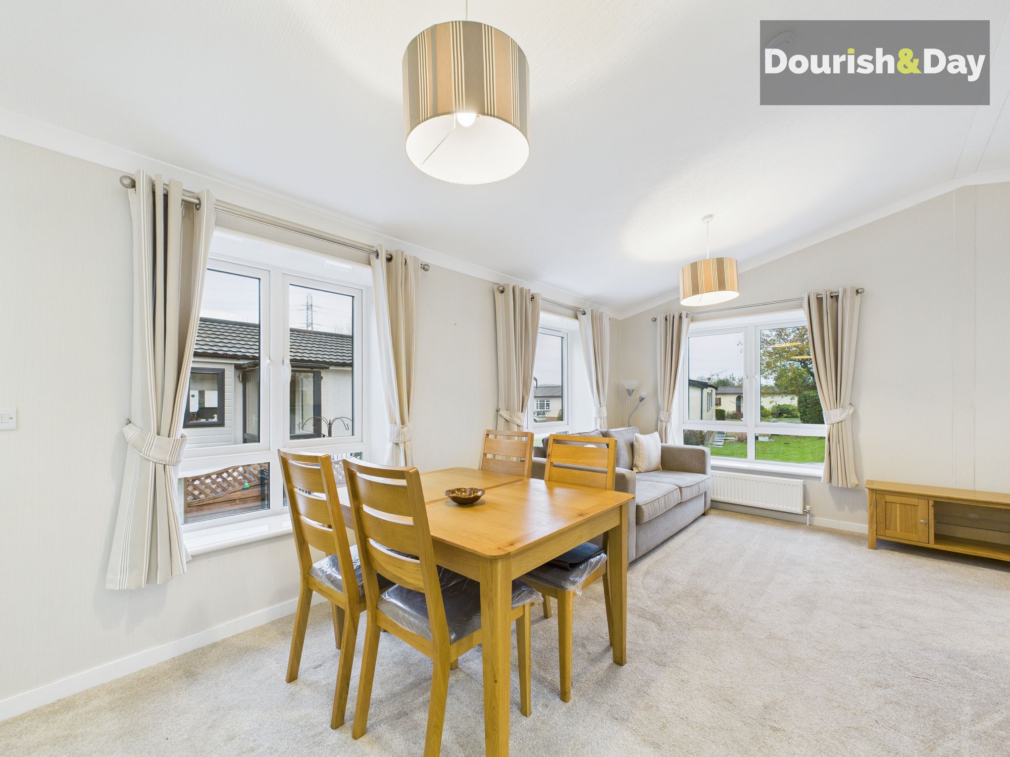 2 bed park home for sale in Lodgefield Park, Baswich, Stafford, ST17 - Property Image 8