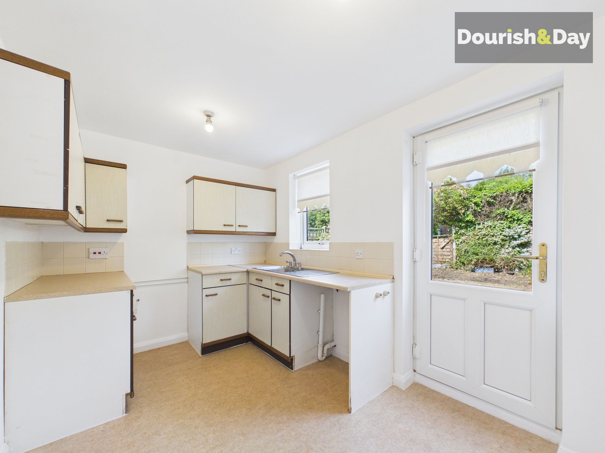 2 bed semi-detached house for sale in The Haybarn, Stafford, ST16 - Property Image 10