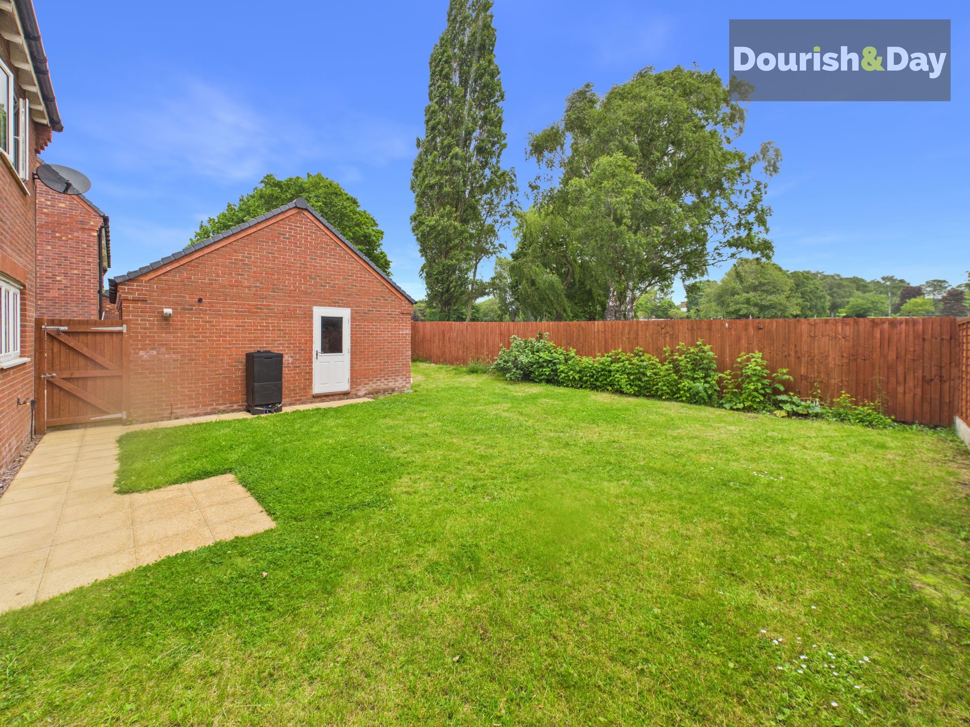 5 bed detached house for sale in Hertford Place, Stafford, ST18 - Property Image 4