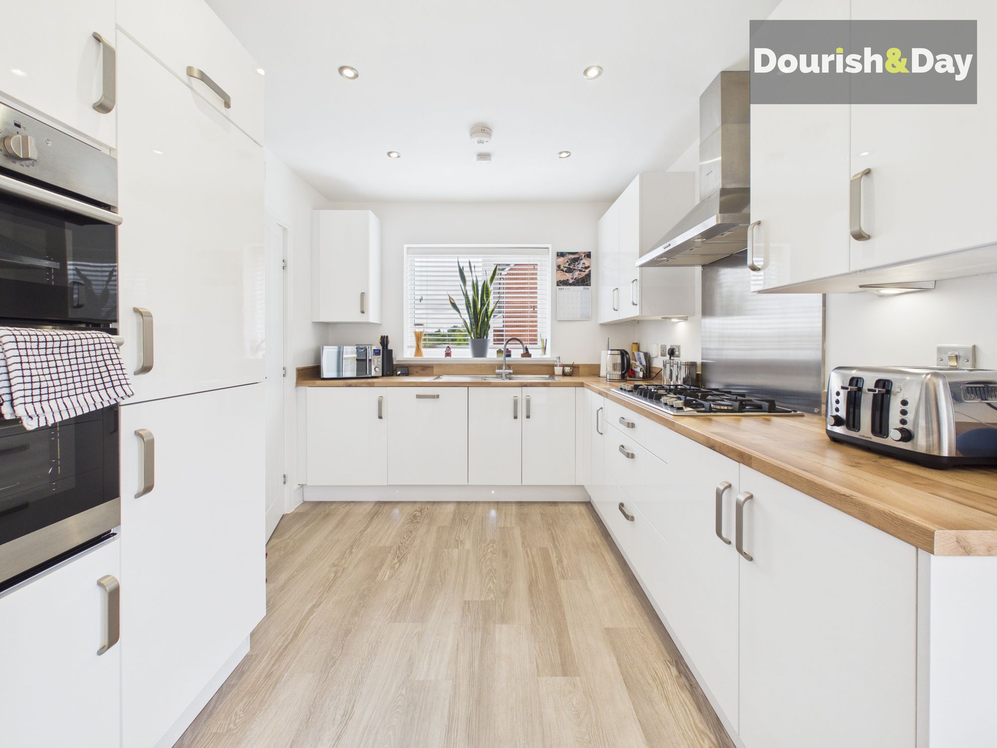 3 bed detached house for sale in Delphinium Place, Stafford, ST17 - Property Image 4