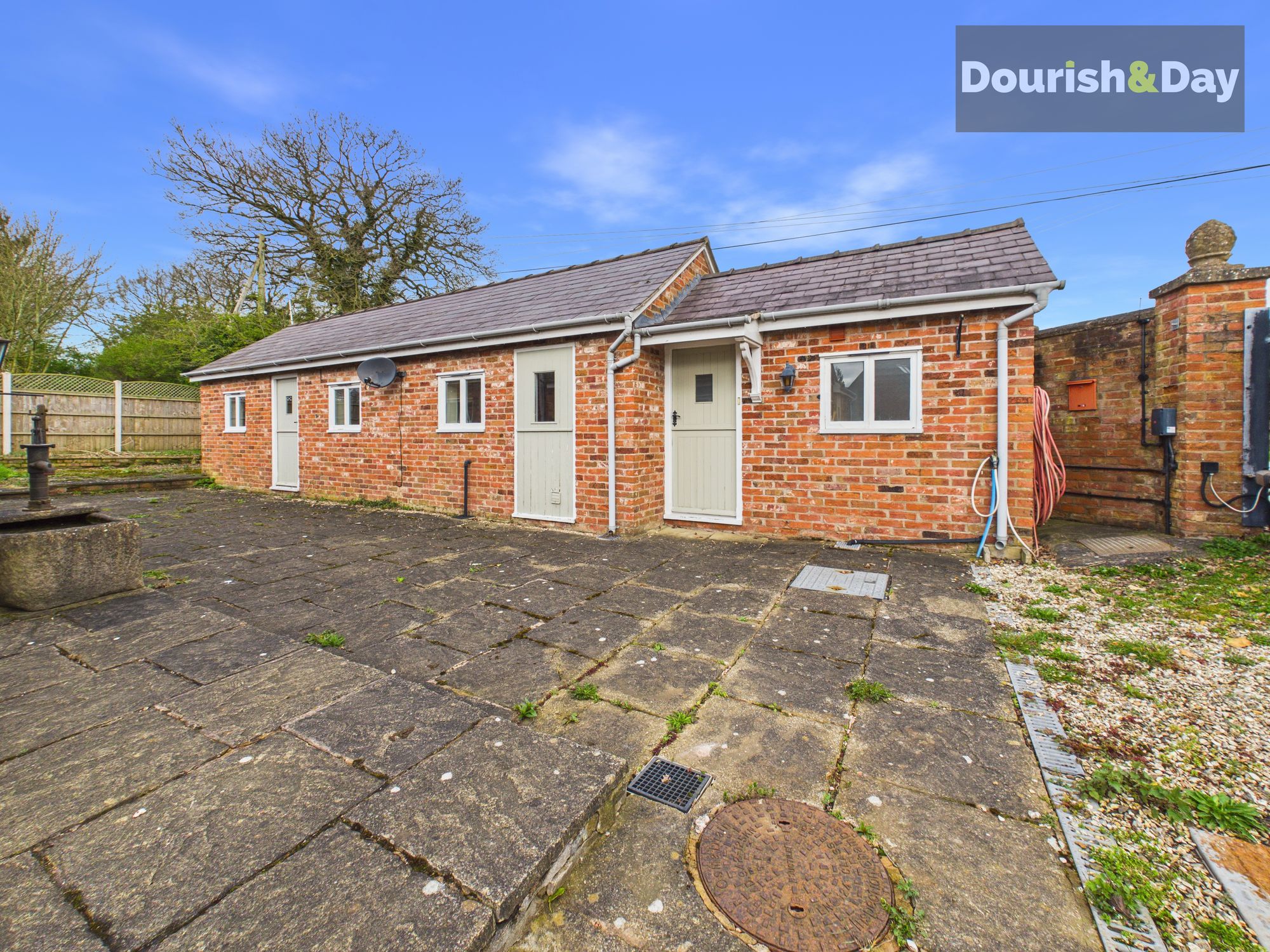 3 bed detached cottage for sale in Fishermans Cottage, Blakemere, SY13 - Property Image 2