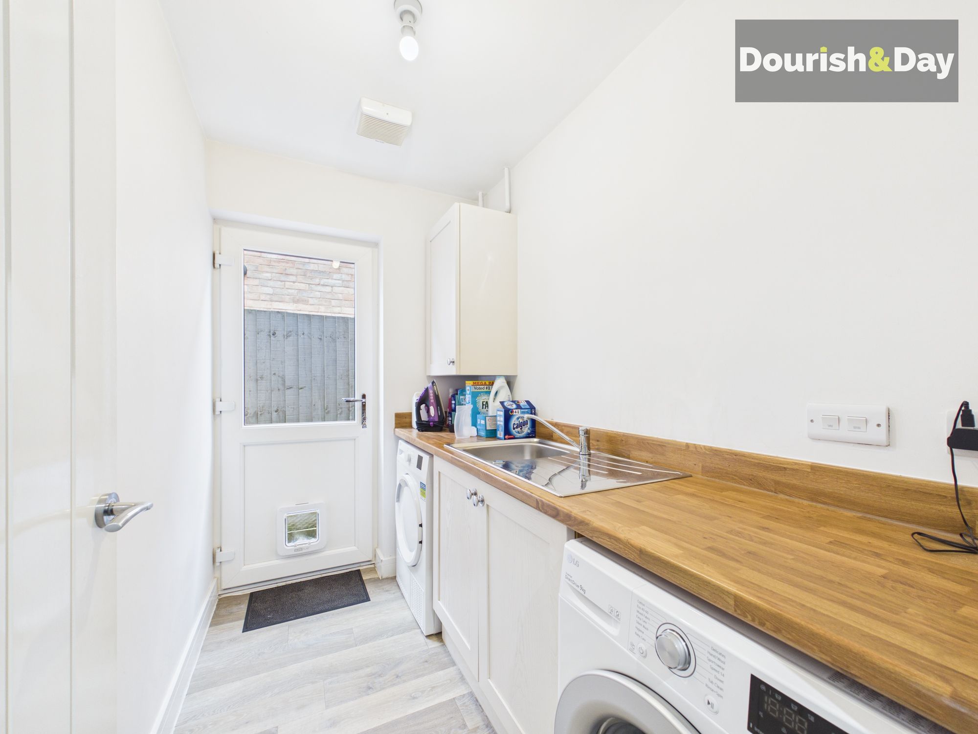3 bed detached bungalow for sale in Tenby Drive, Stafford, ST16 - Property Image 9
