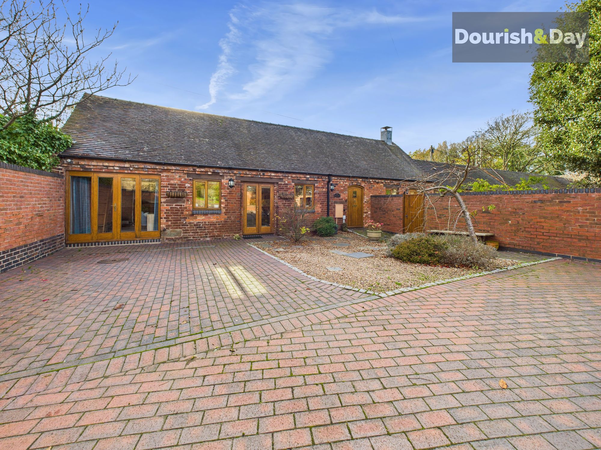 3 bed barn conversion for sale in Pillaton, Penkridge, ST19