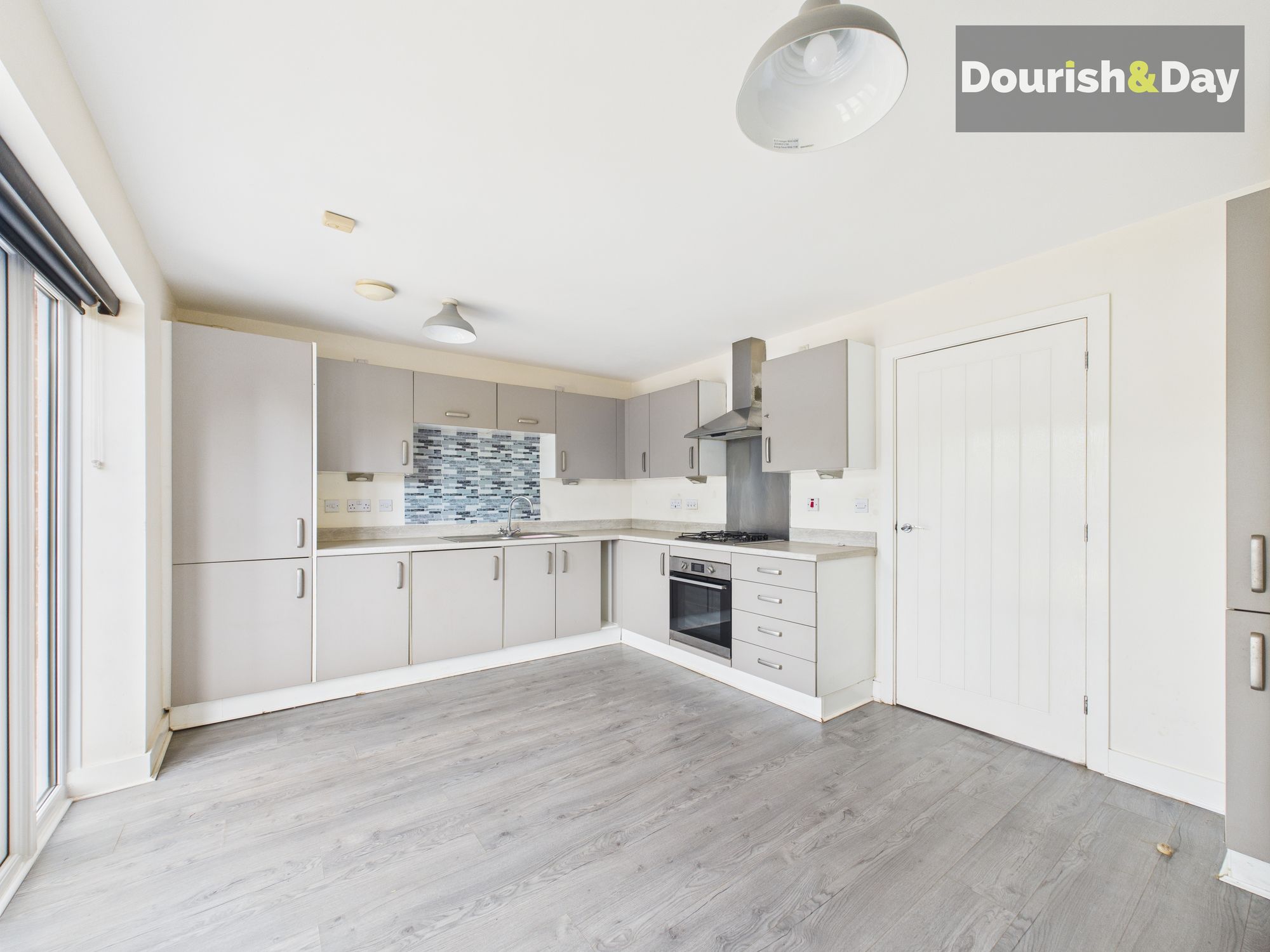 3 bed end of terrace house for sale in Devereux Gardens, Great Haywood, ST18 - Property Image 5